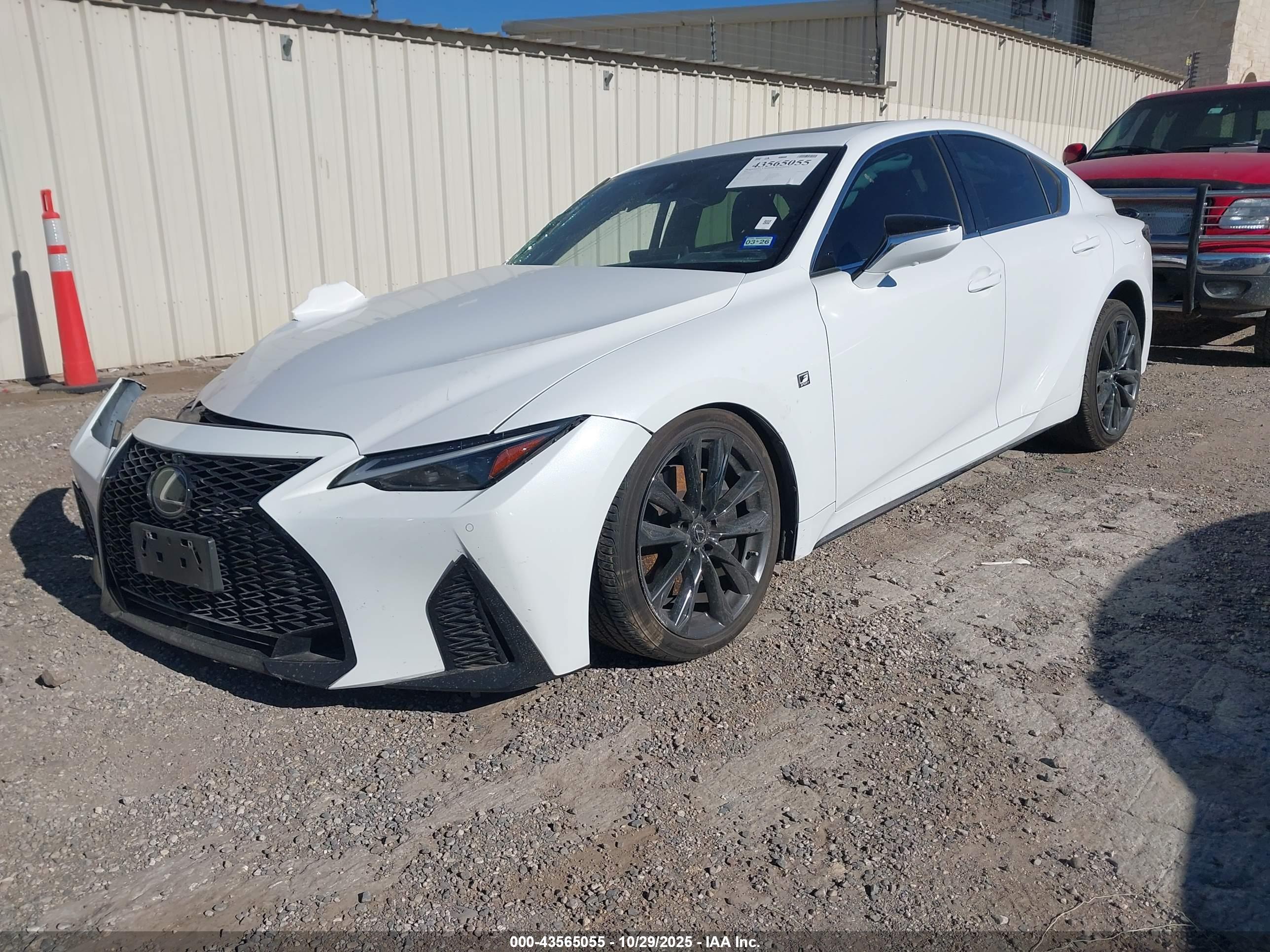 LEXUS IS image 2