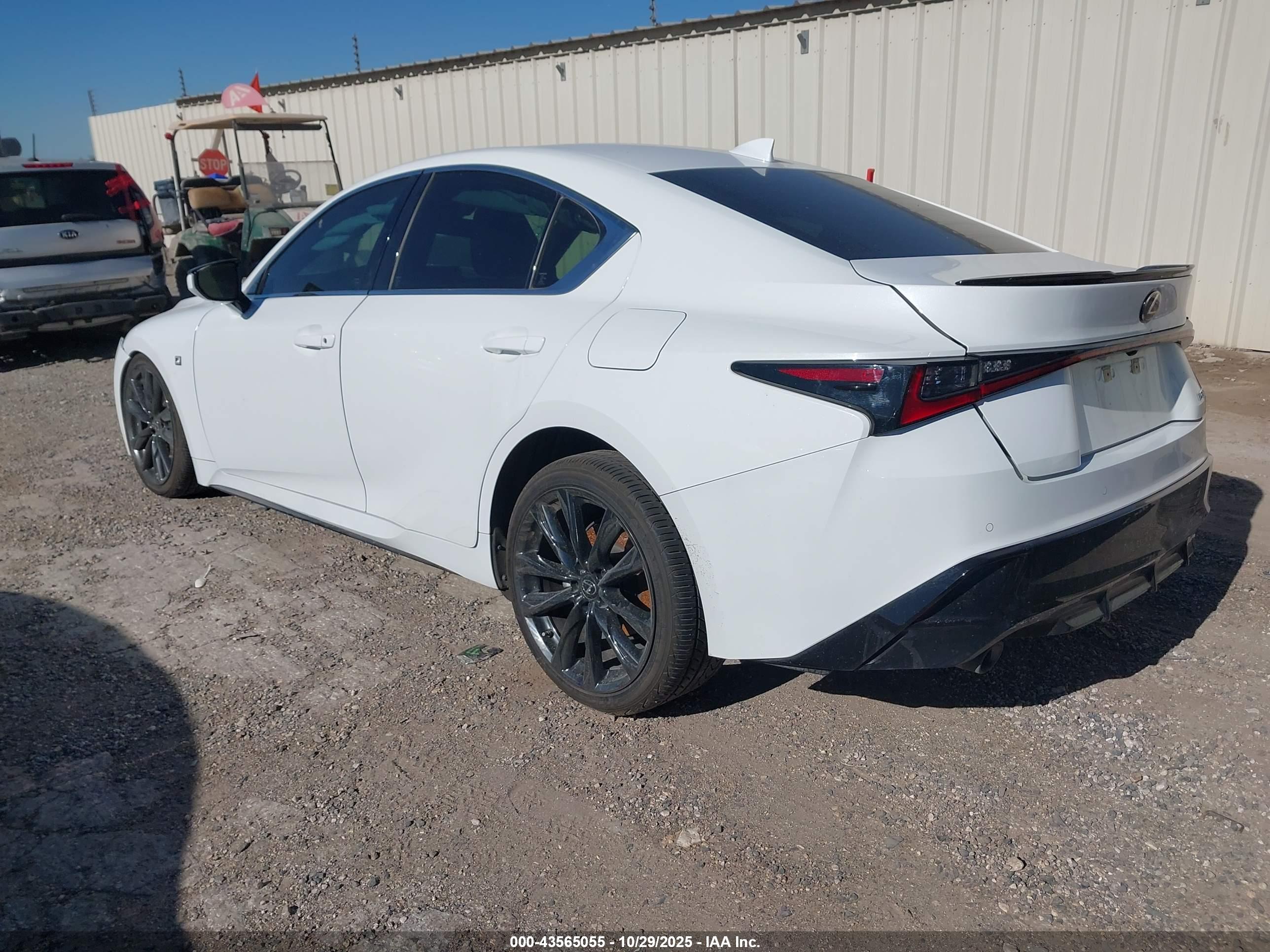 LEXUS IS image 3