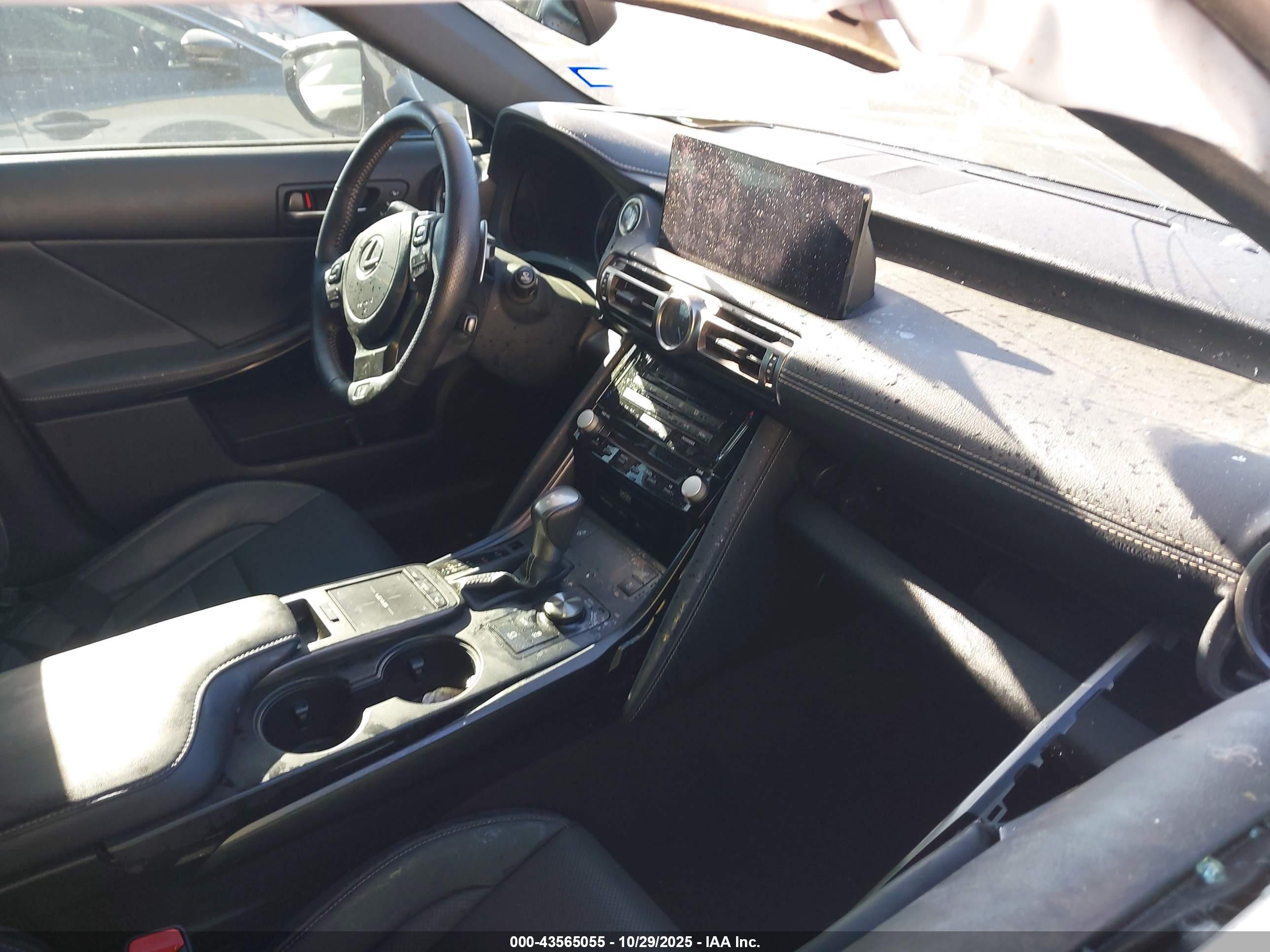 LEXUS IS image 5