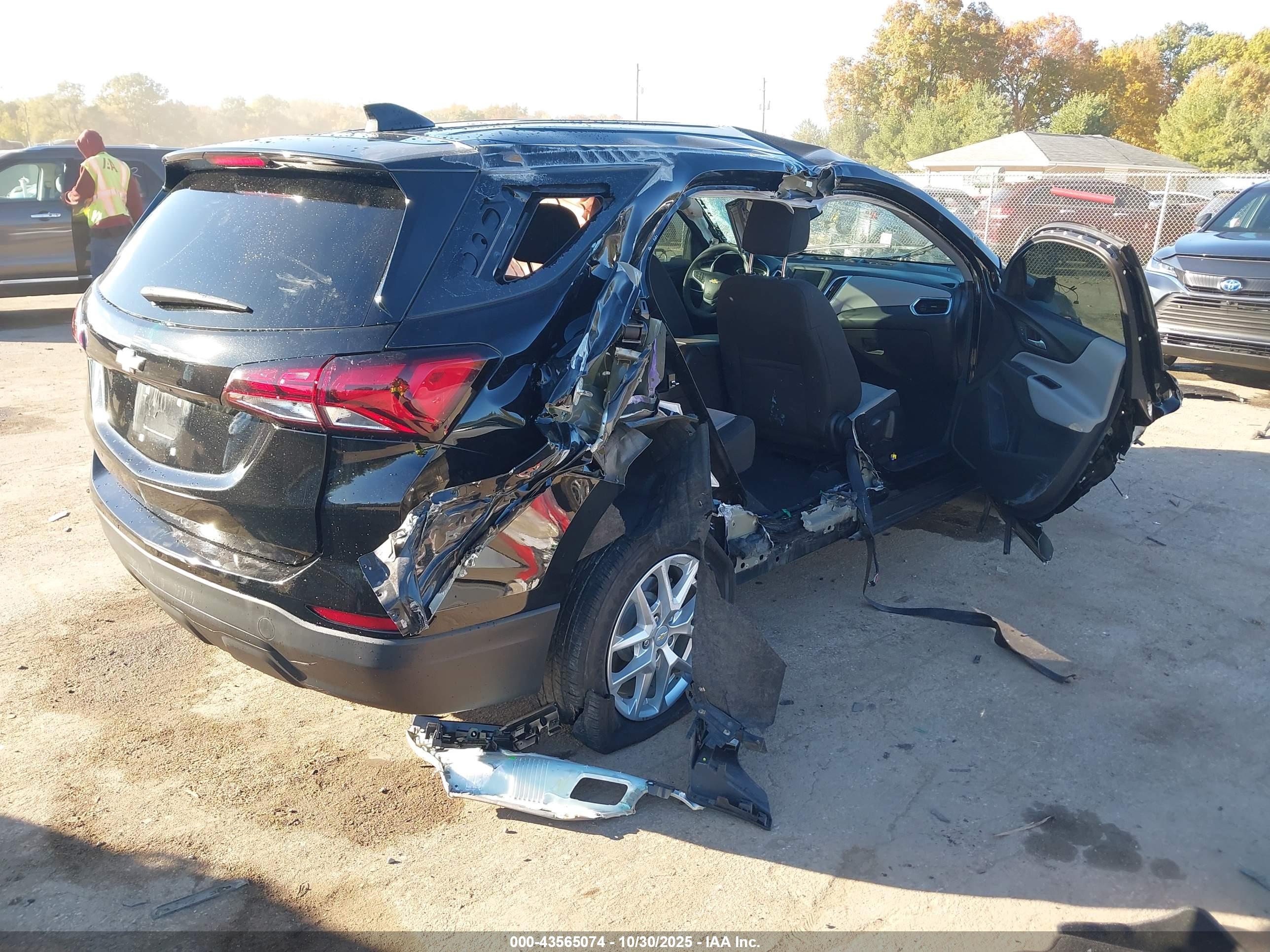 CHEVROLET EQUINOX image 4