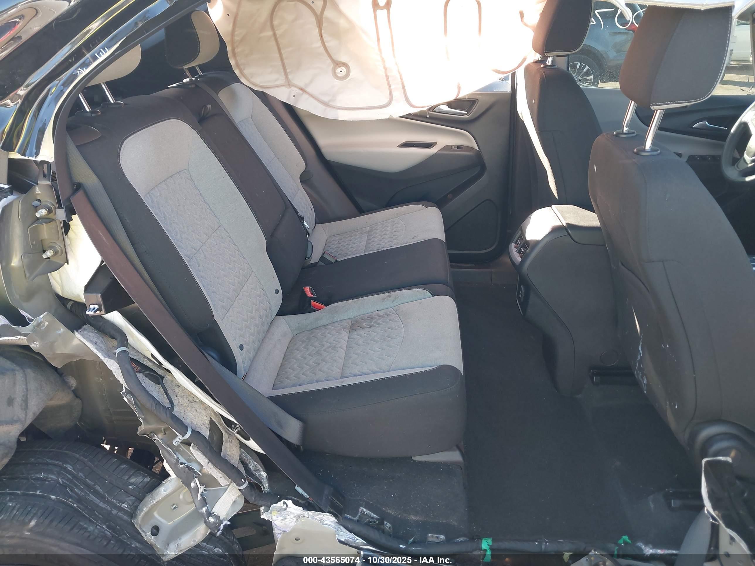 CHEVROLET EQUINOX image 8