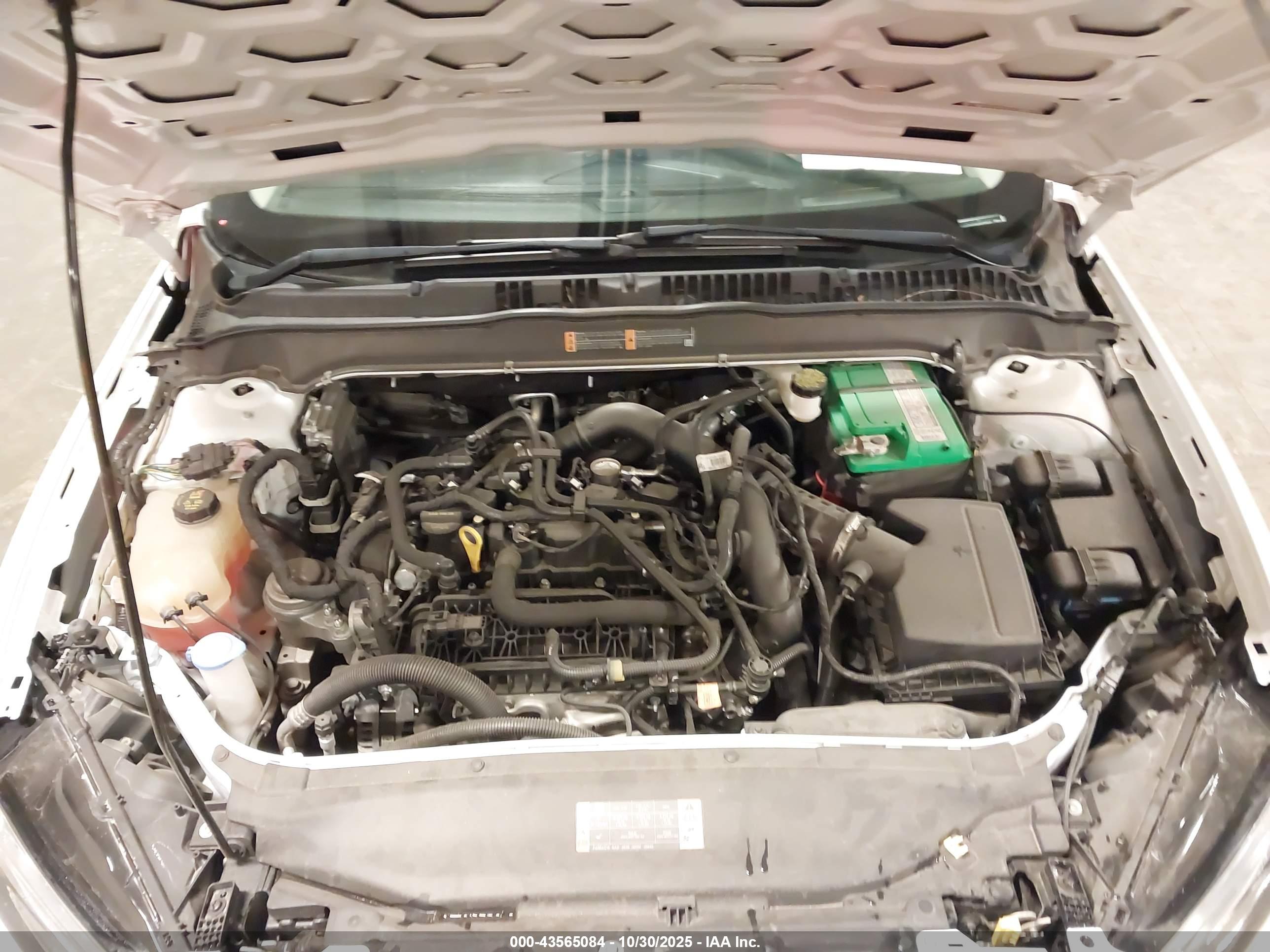 FORD FUSION image 10