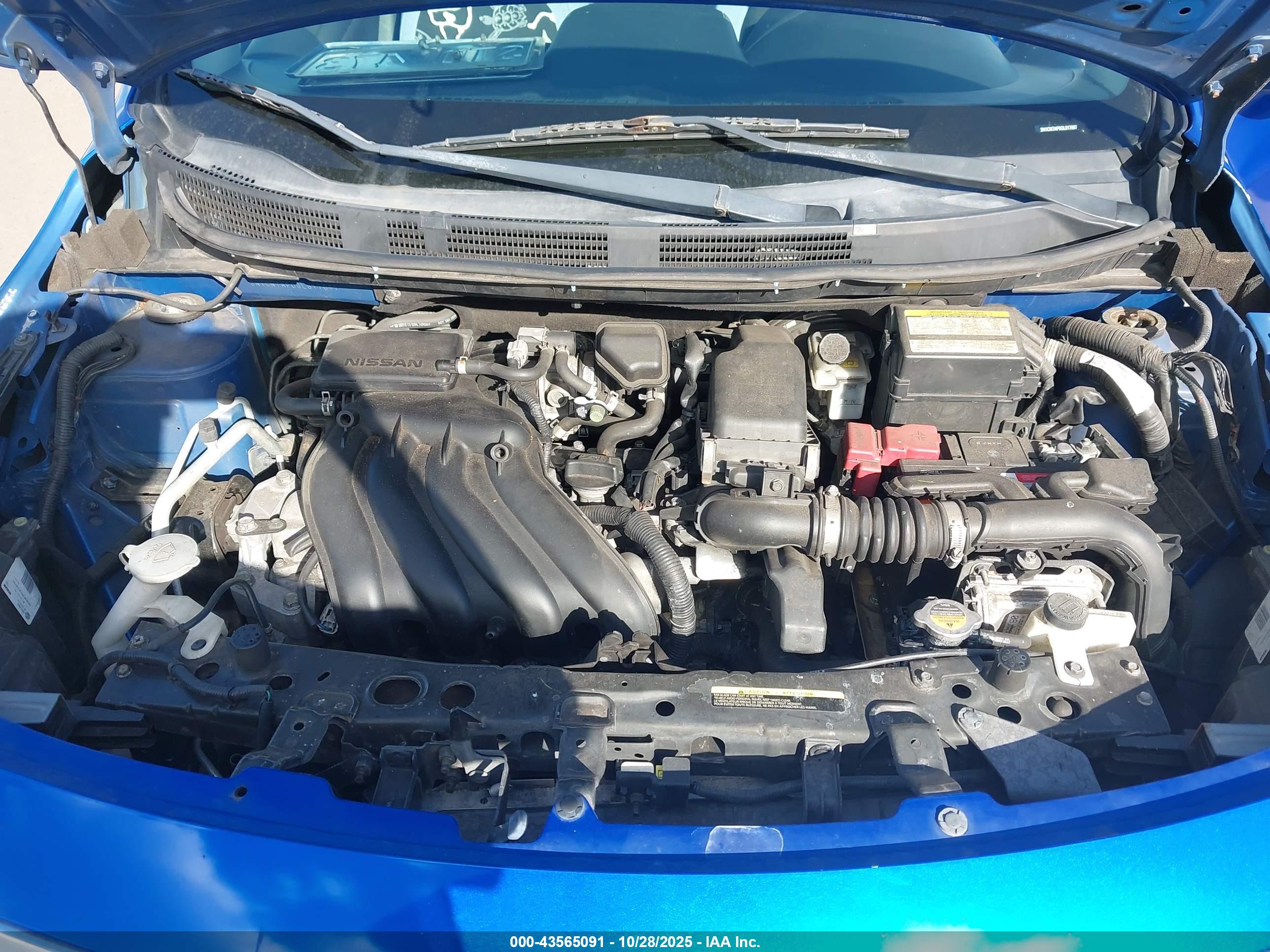 NISSAN VERSA image 10