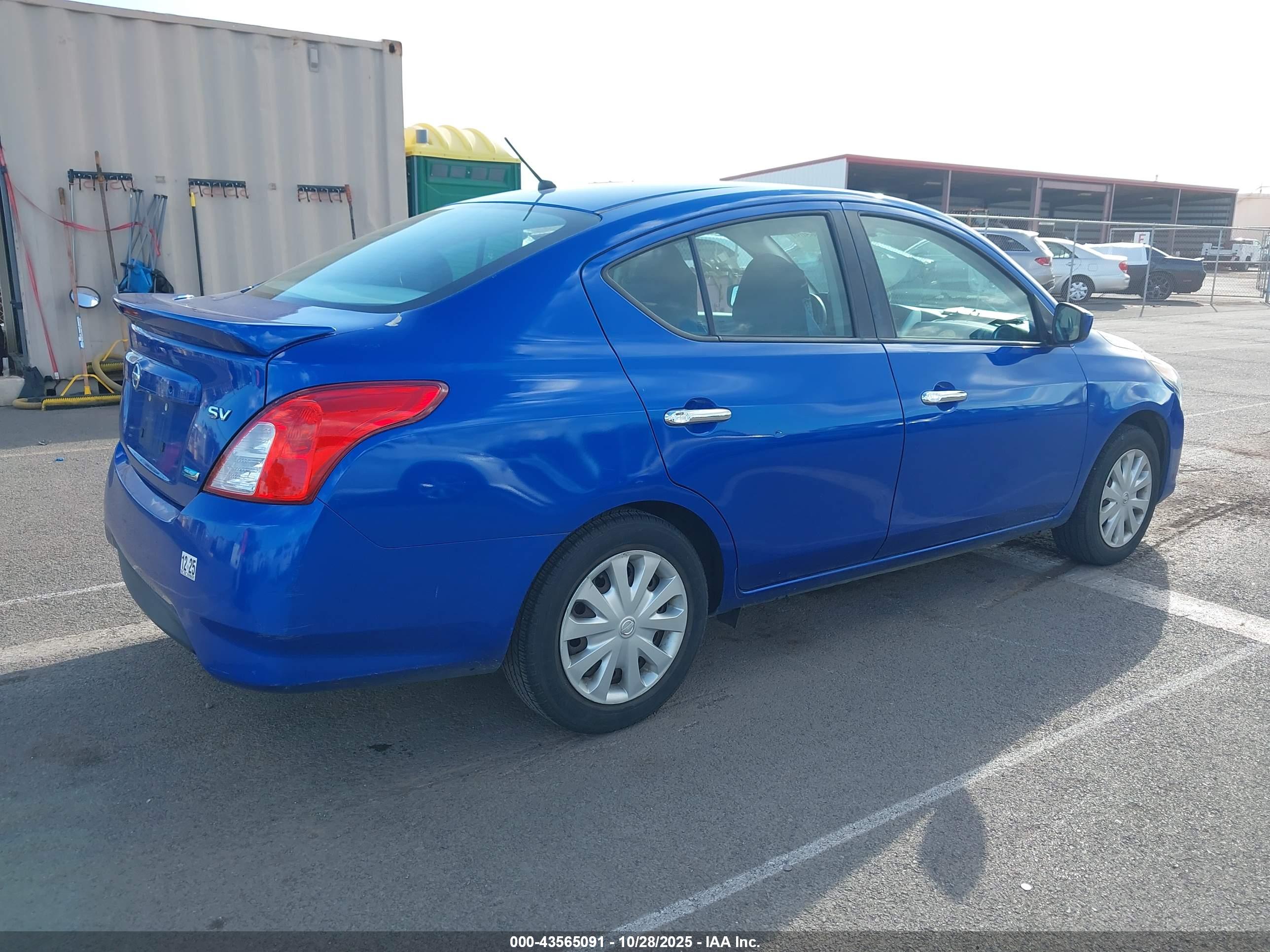 NISSAN VERSA image 4