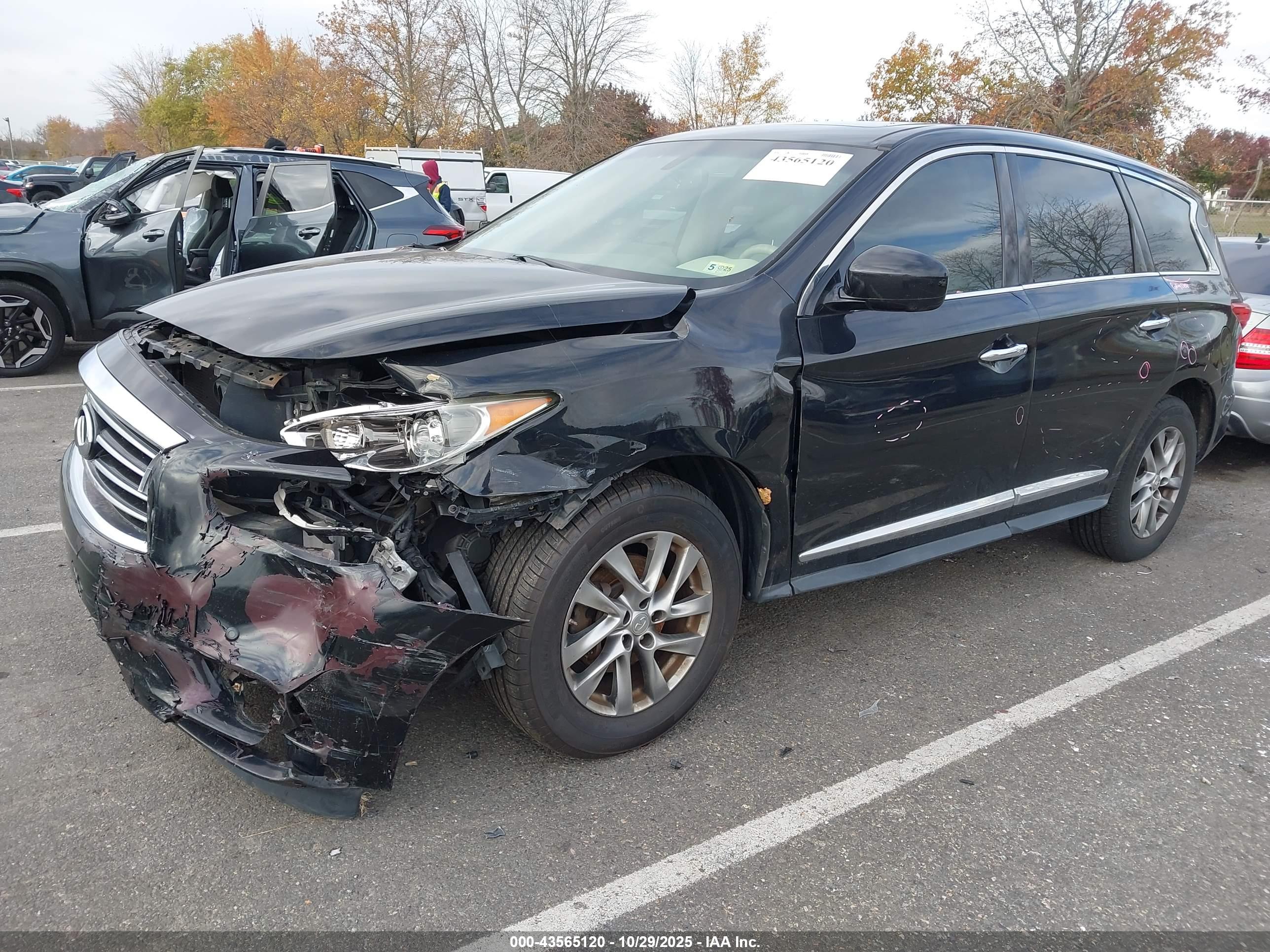 INFINITI JX35 image 2