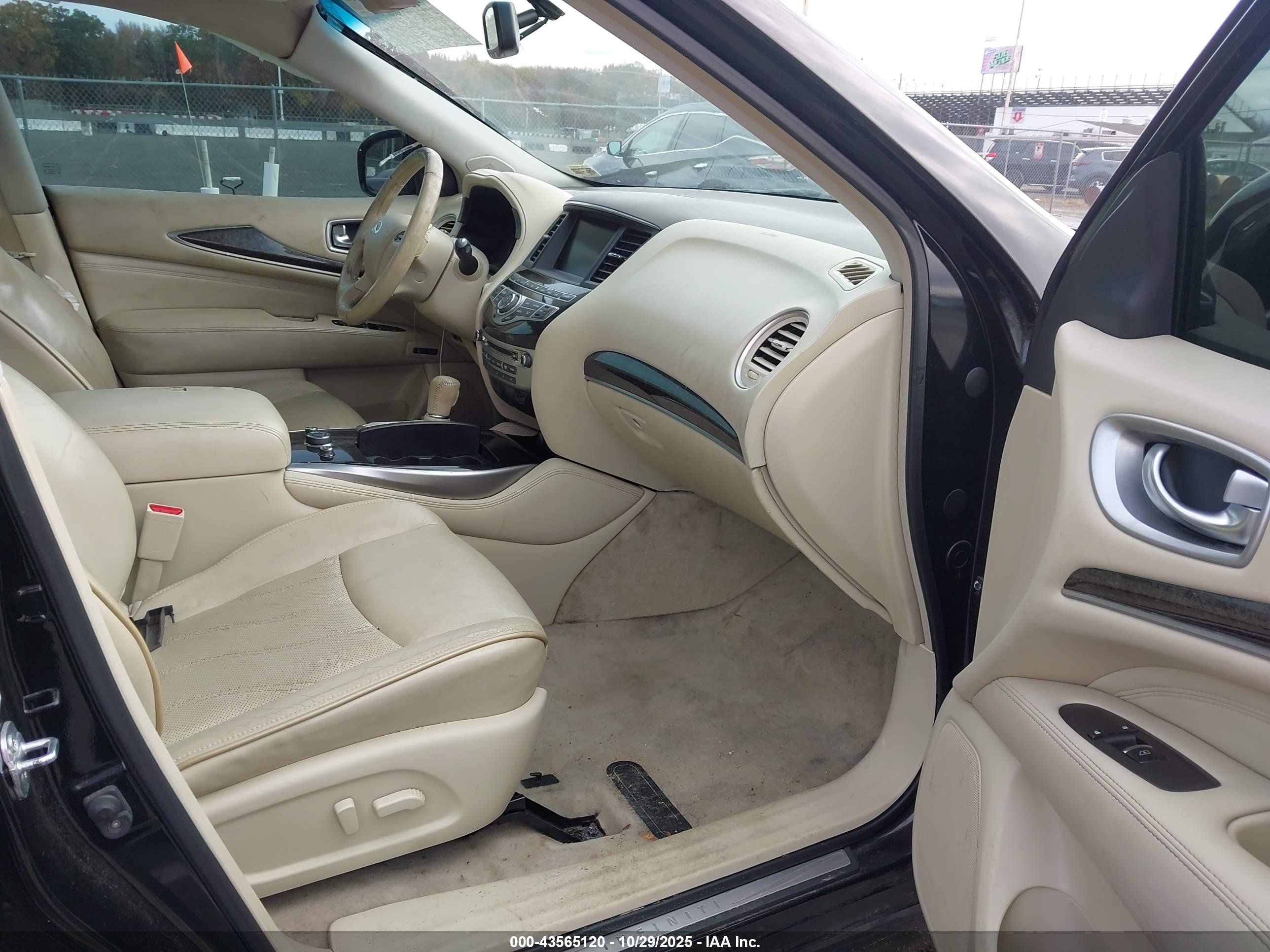 INFINITI JX35 image 5