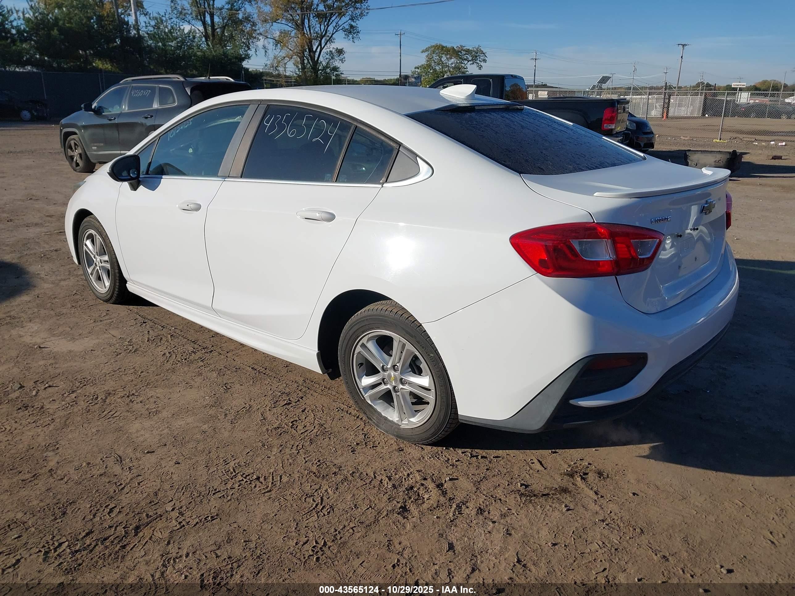 CHEVROLET CRUZE image 3