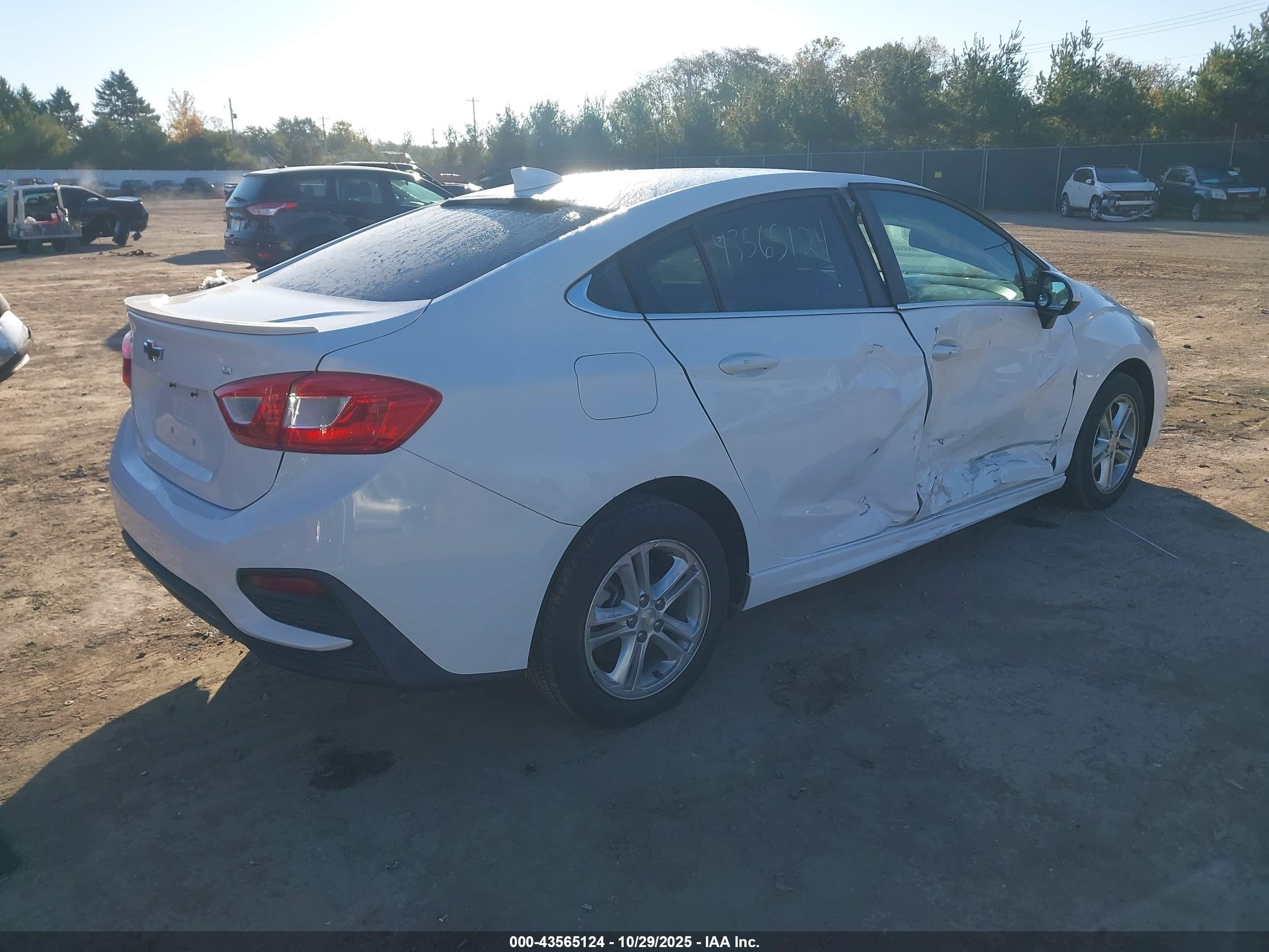 CHEVROLET CRUZE image 4