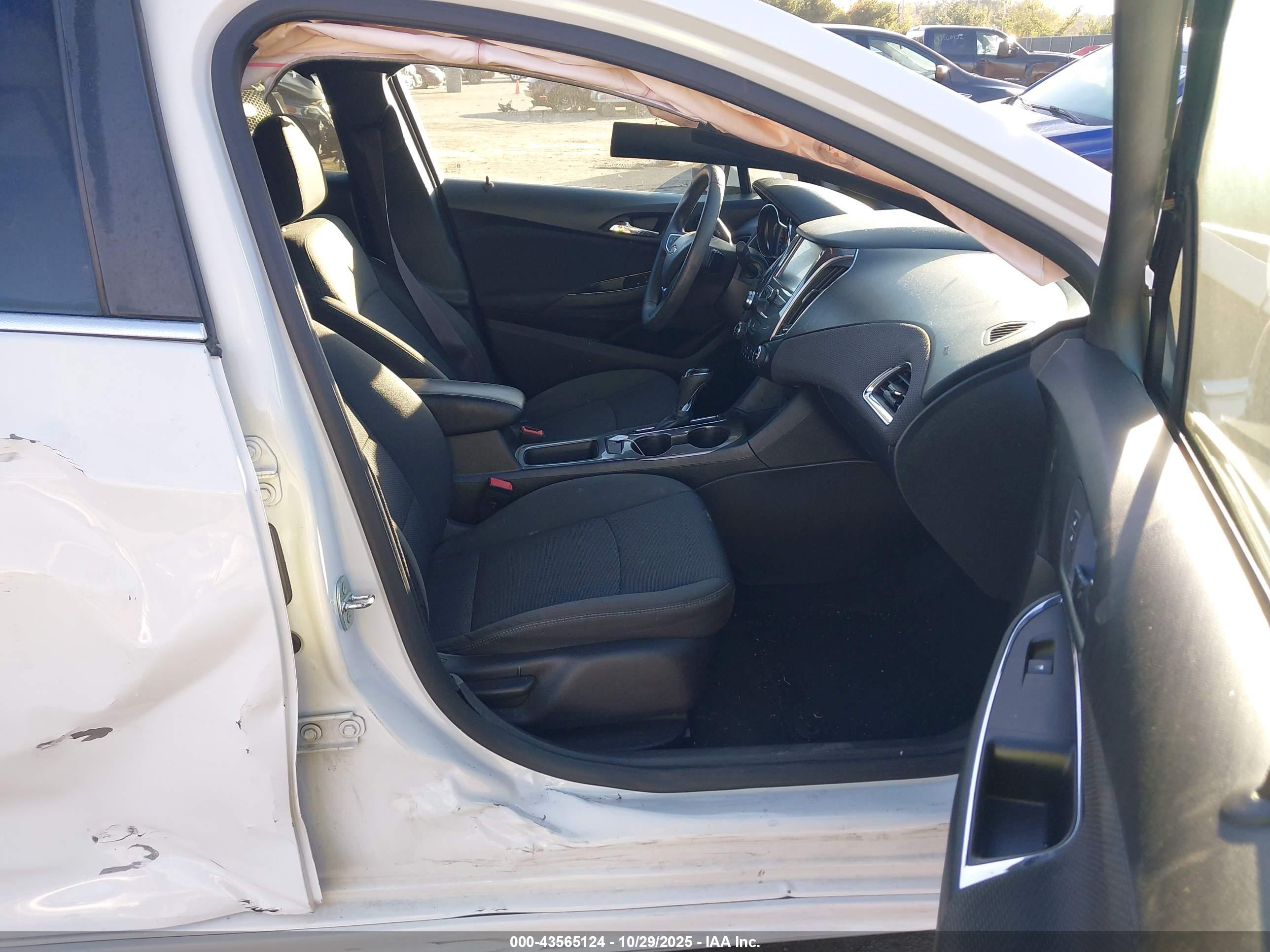 CHEVROLET CRUZE image 5