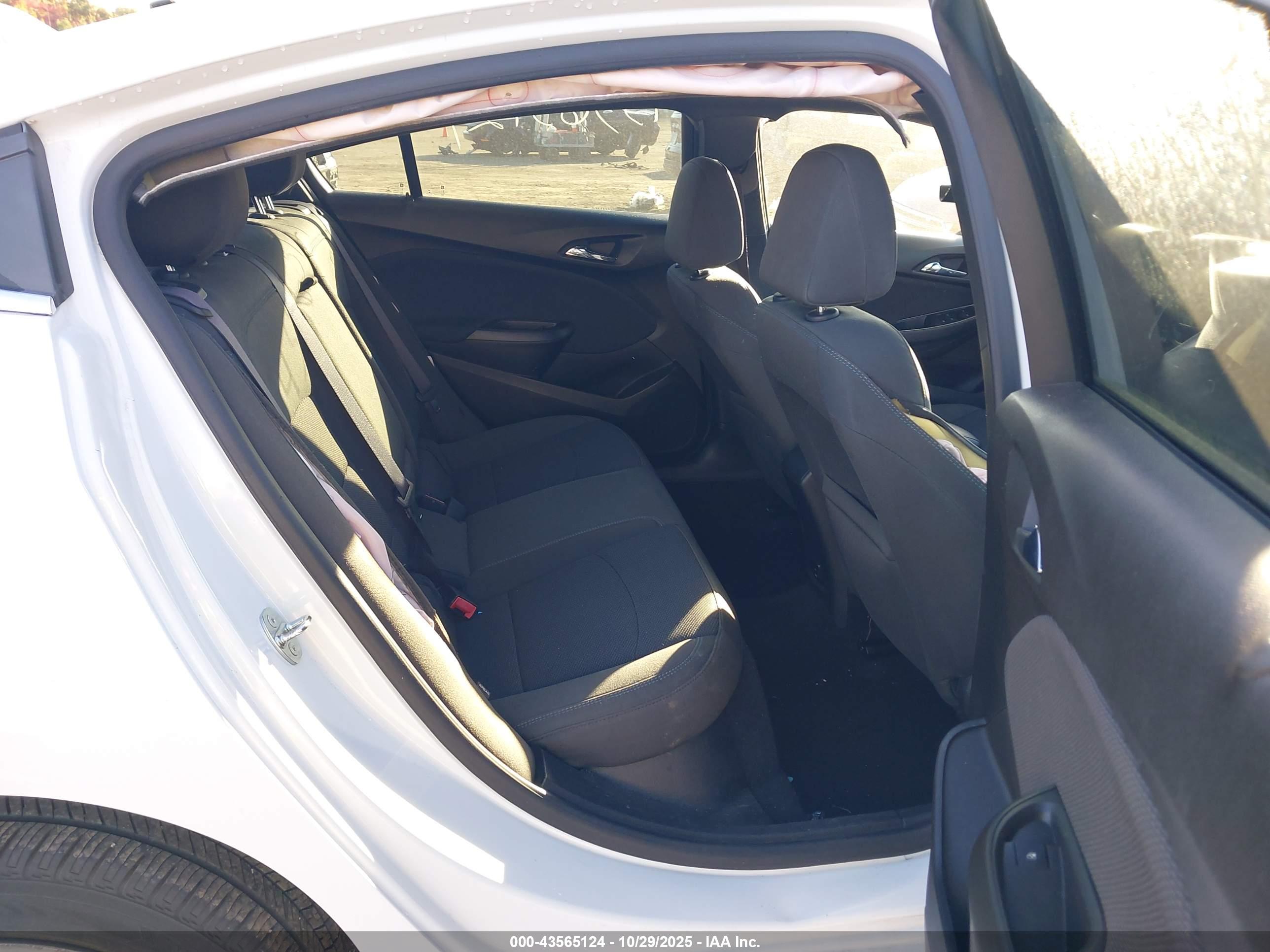CHEVROLET CRUZE image 8