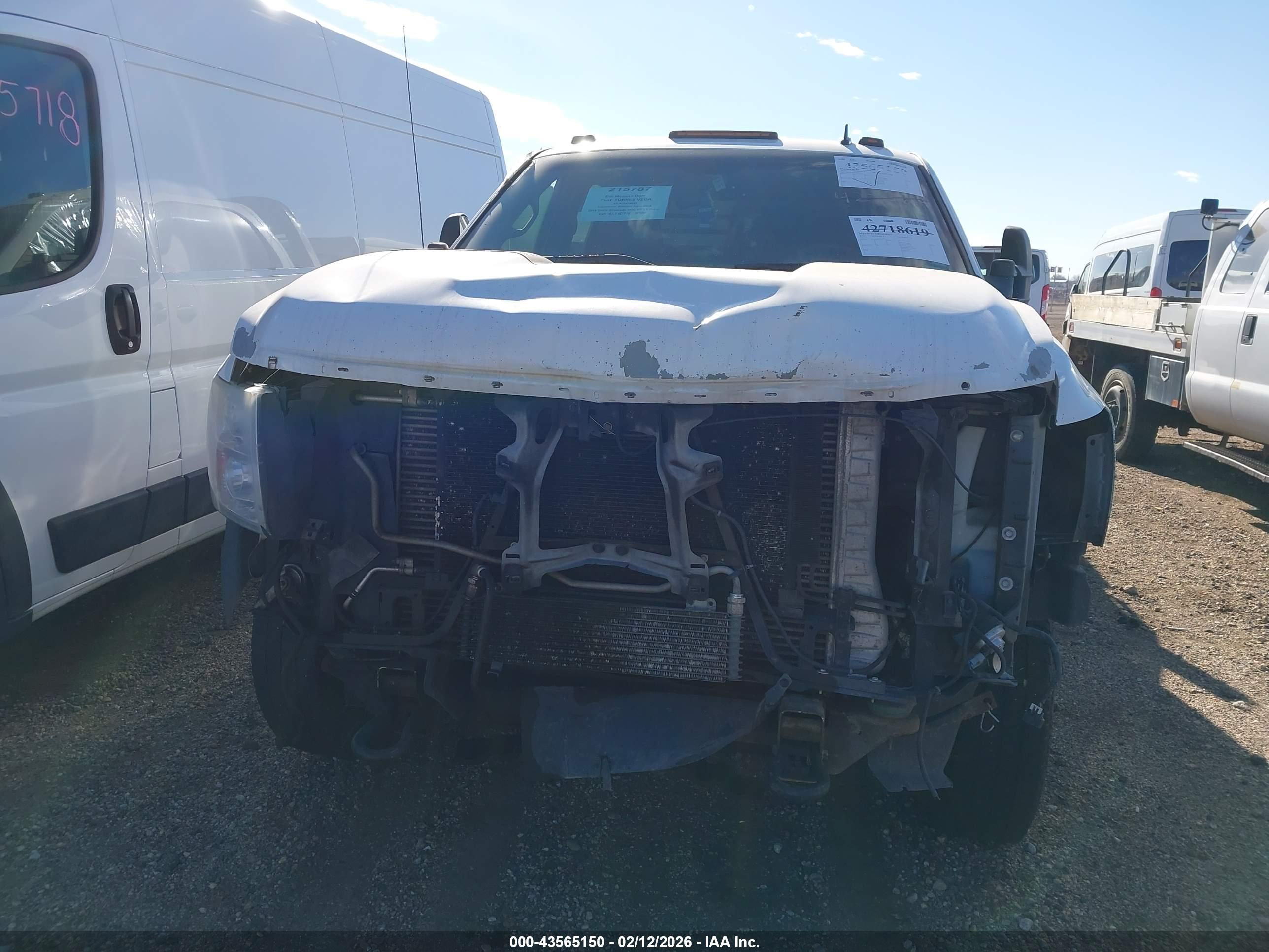 CHEVROLET SILVERADO image 6