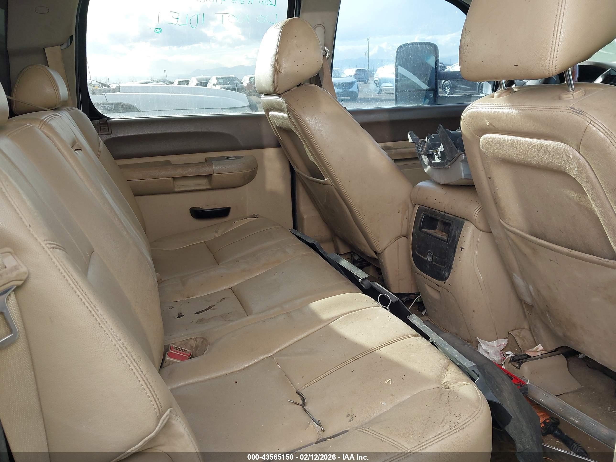 CHEVROLET SILVERADO image 8