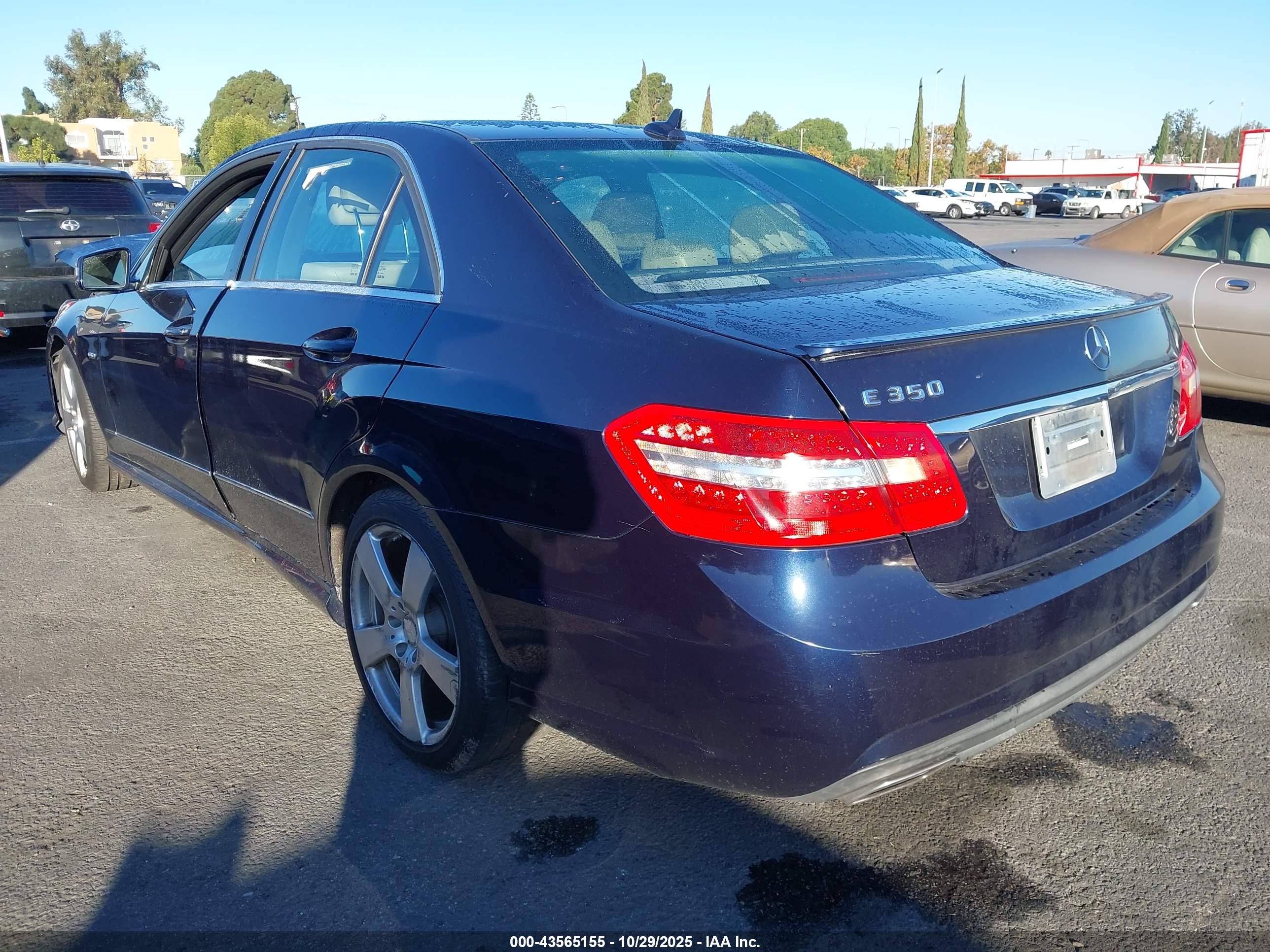 MERCEDES-BENZ E image 3