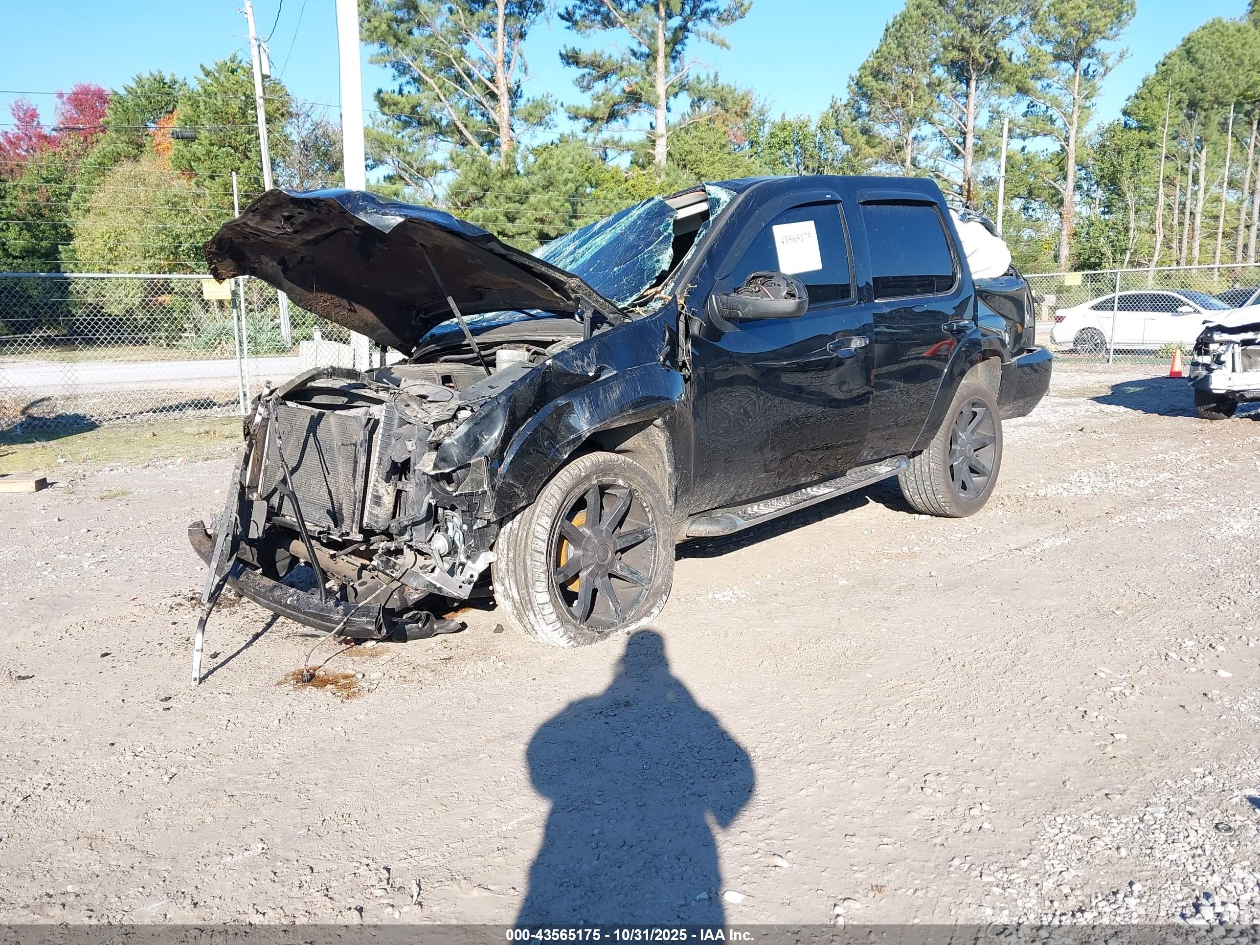 CHEVROLET TAHOE image 2