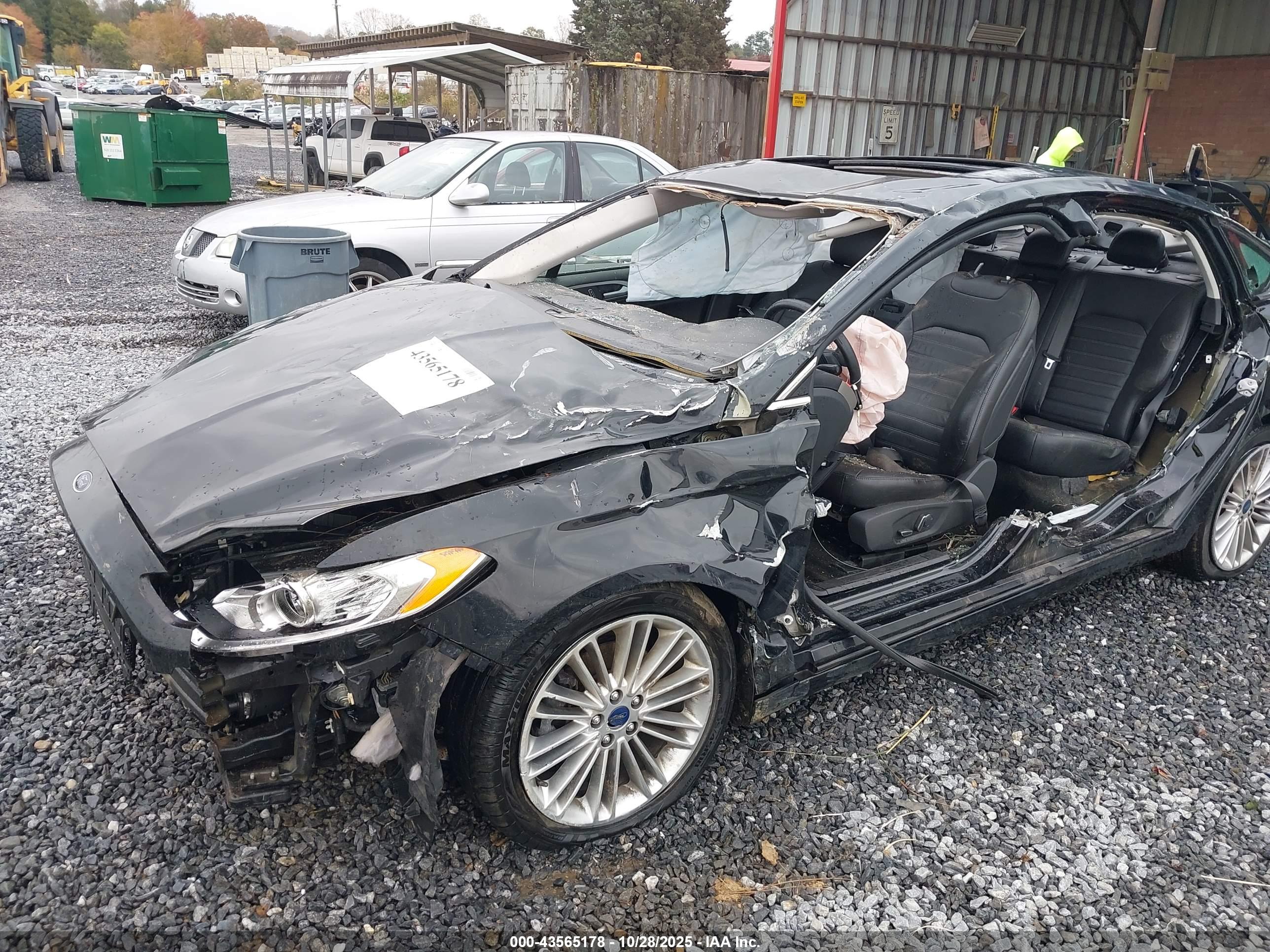 FORD FUSION image 6