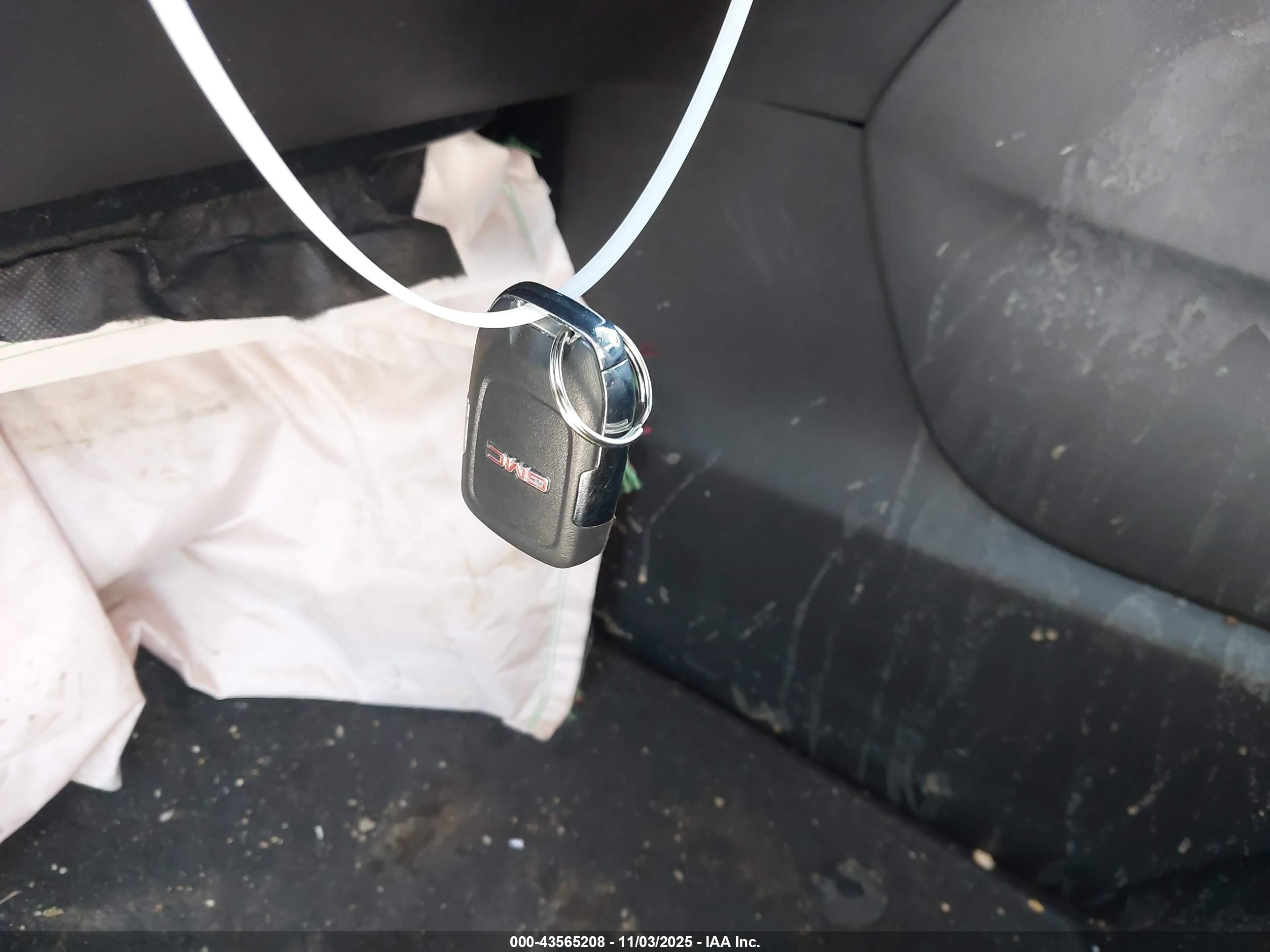 GMC ACADIA image 11