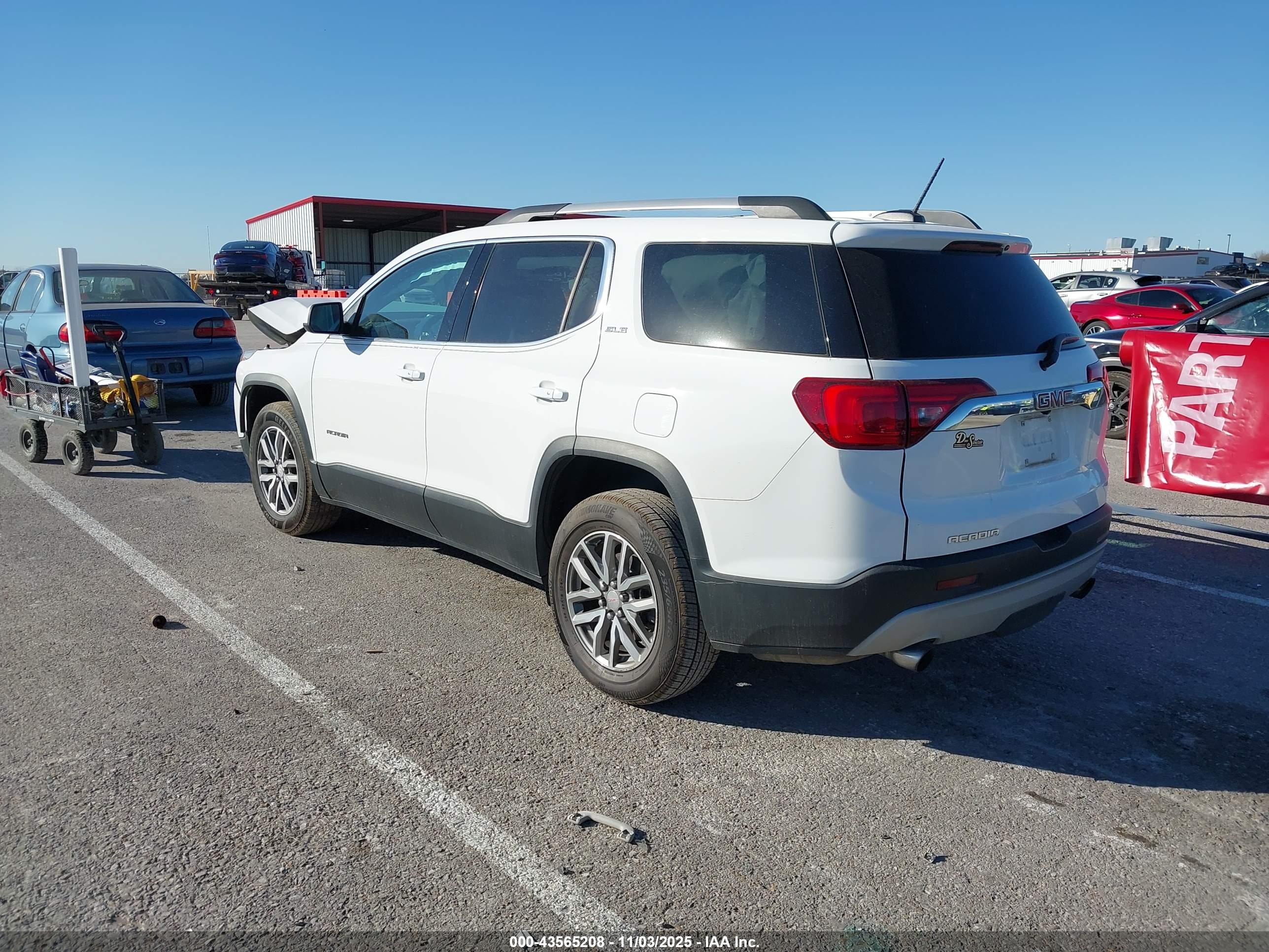 GMC ACADIA image 3