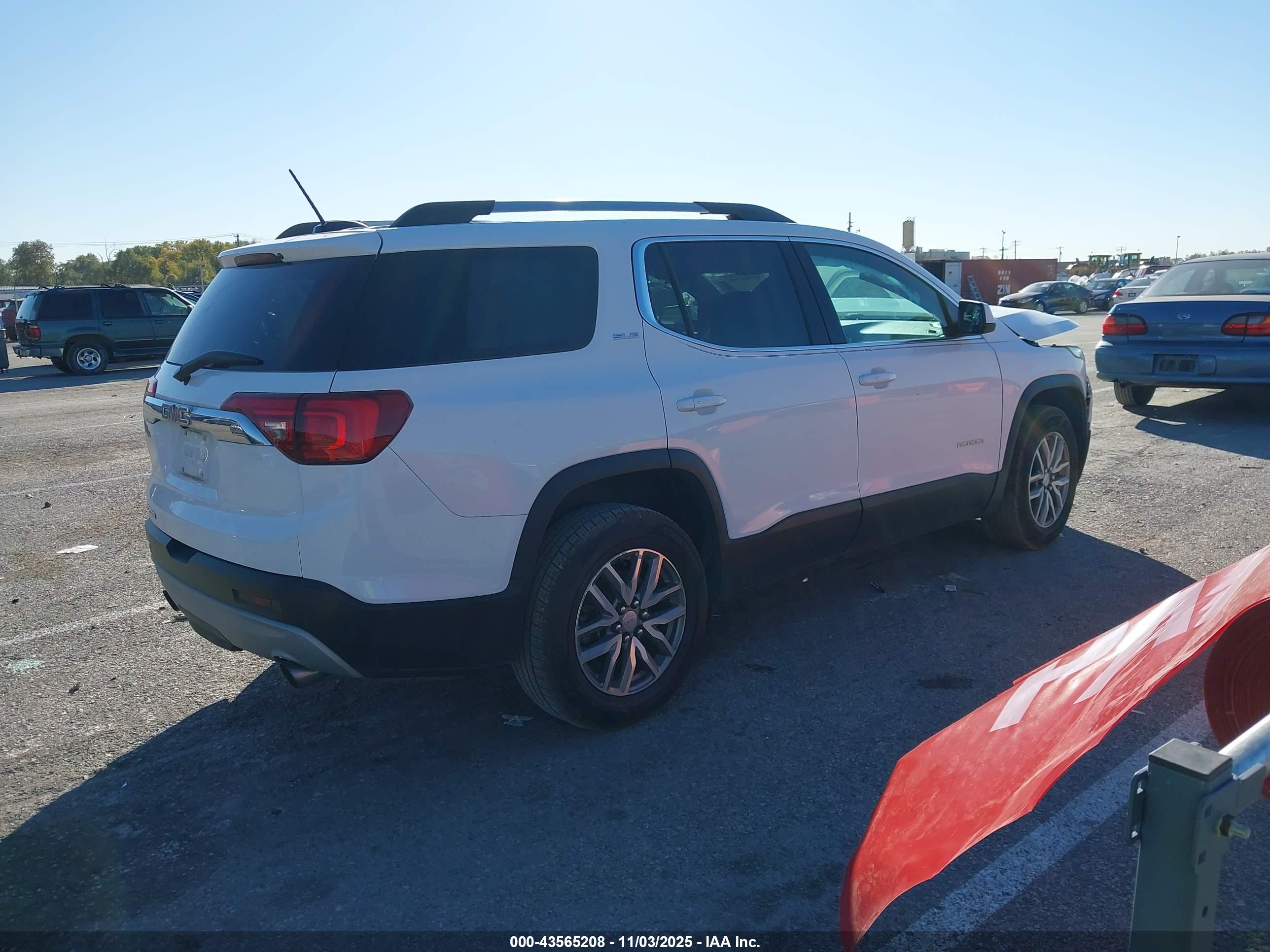 GMC ACADIA image 4