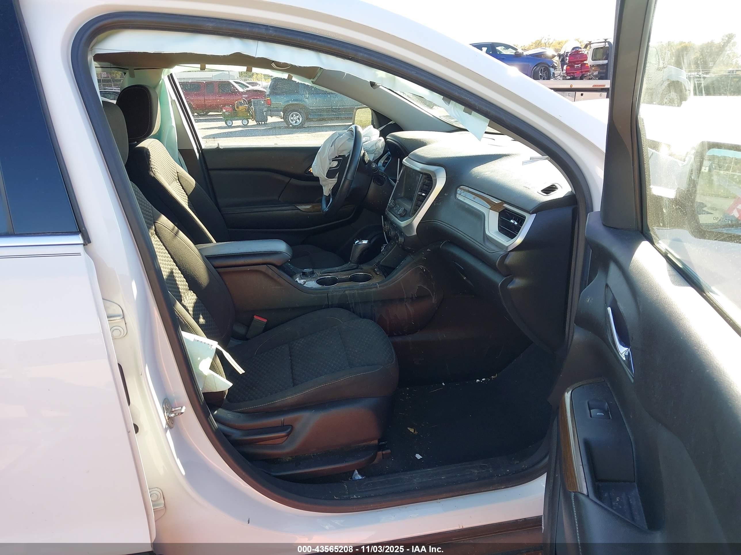 GMC ACADIA image 5