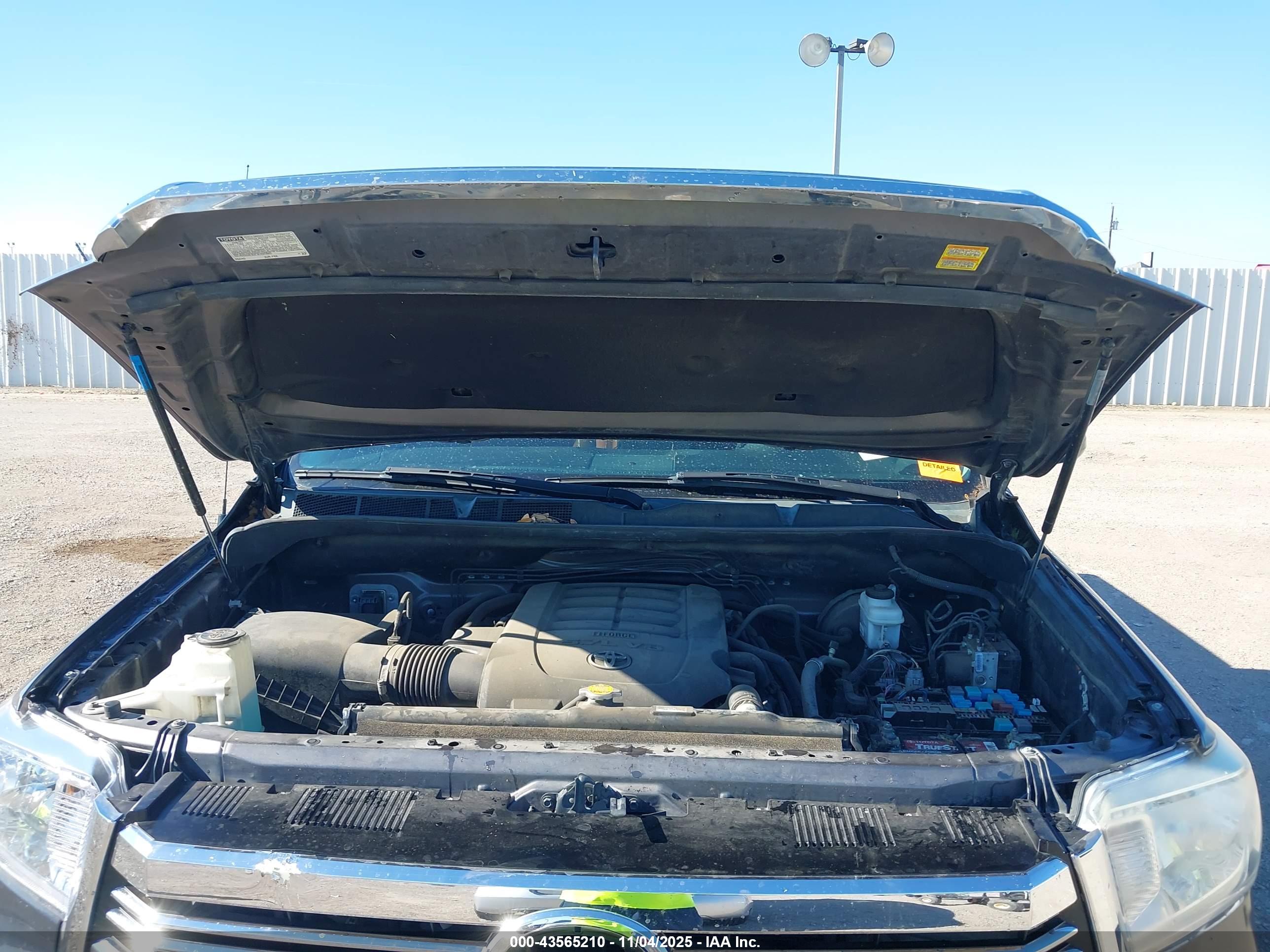 TOYOTA TUNDRA image 10