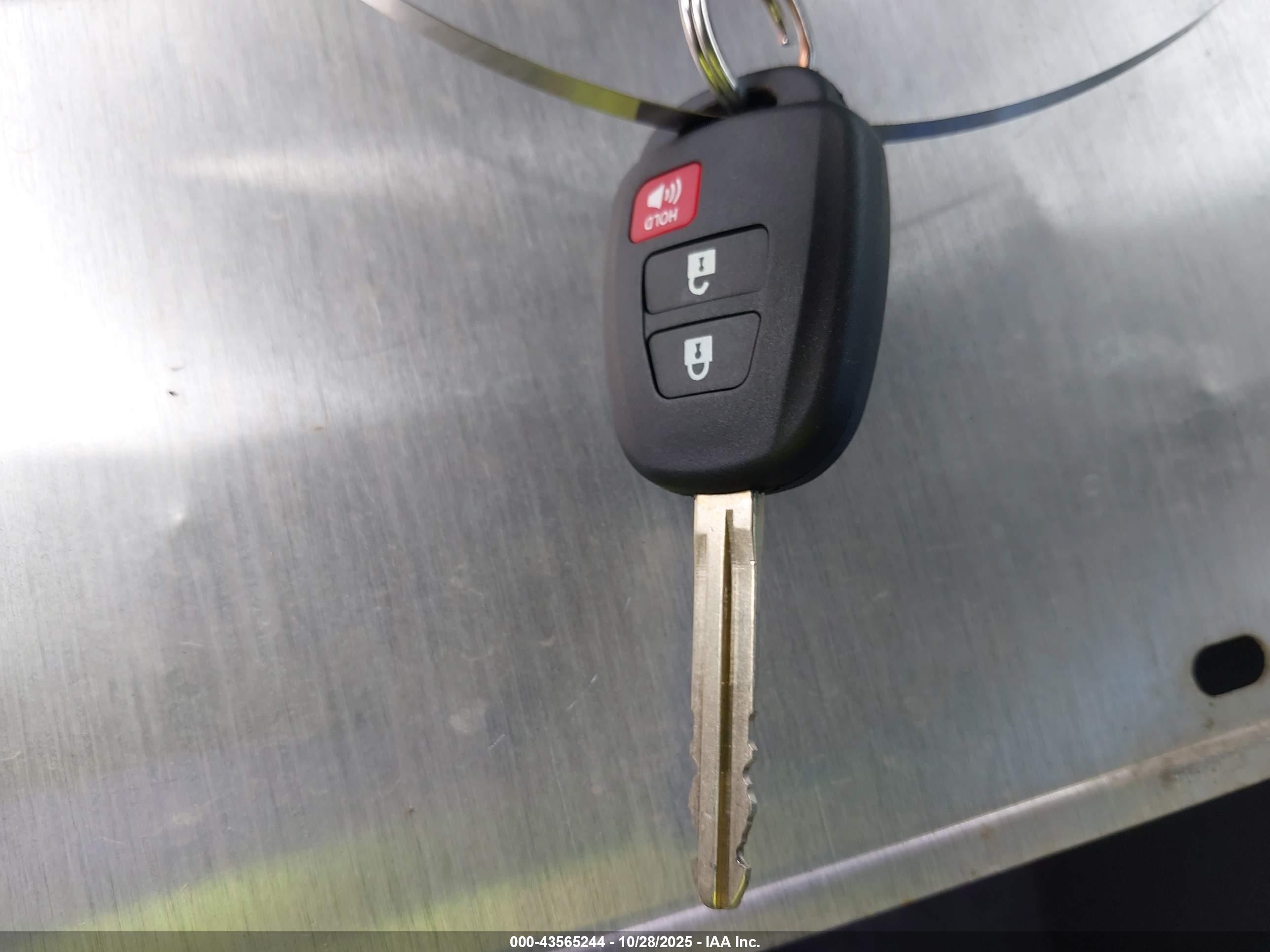 TOYOTA COROLLA image 11