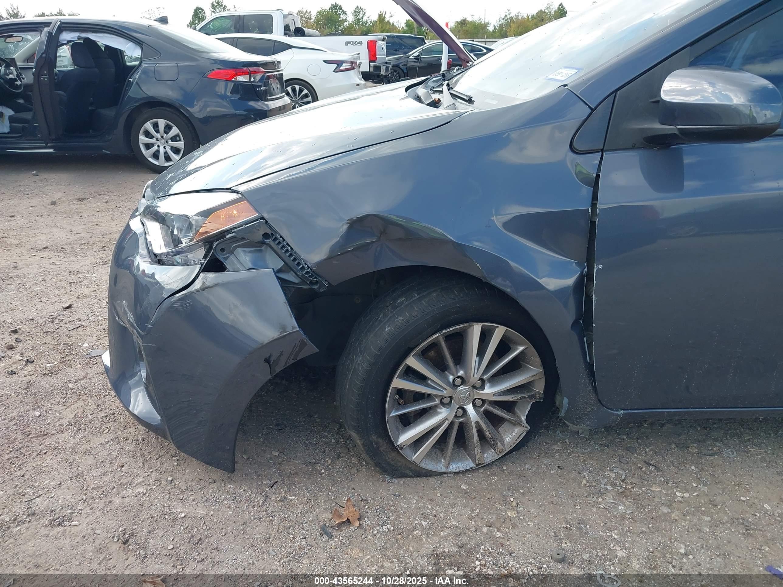 TOYOTA COROLLA image 6