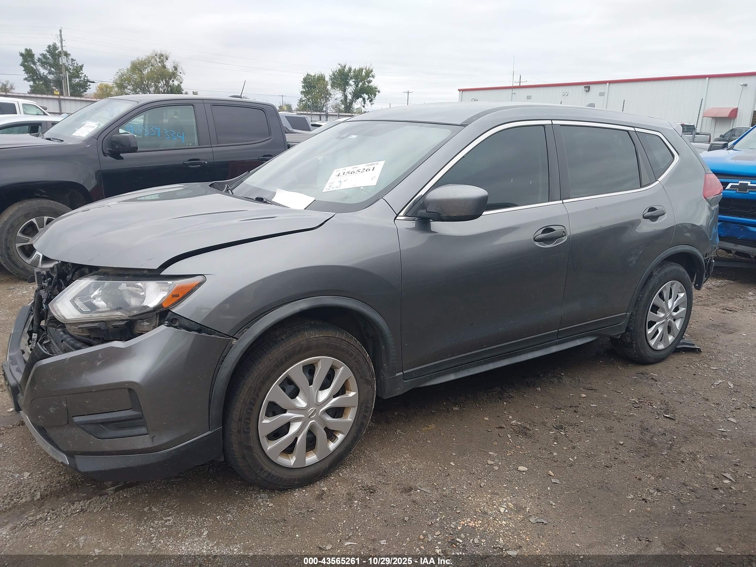 NISSAN ROGUE image 2