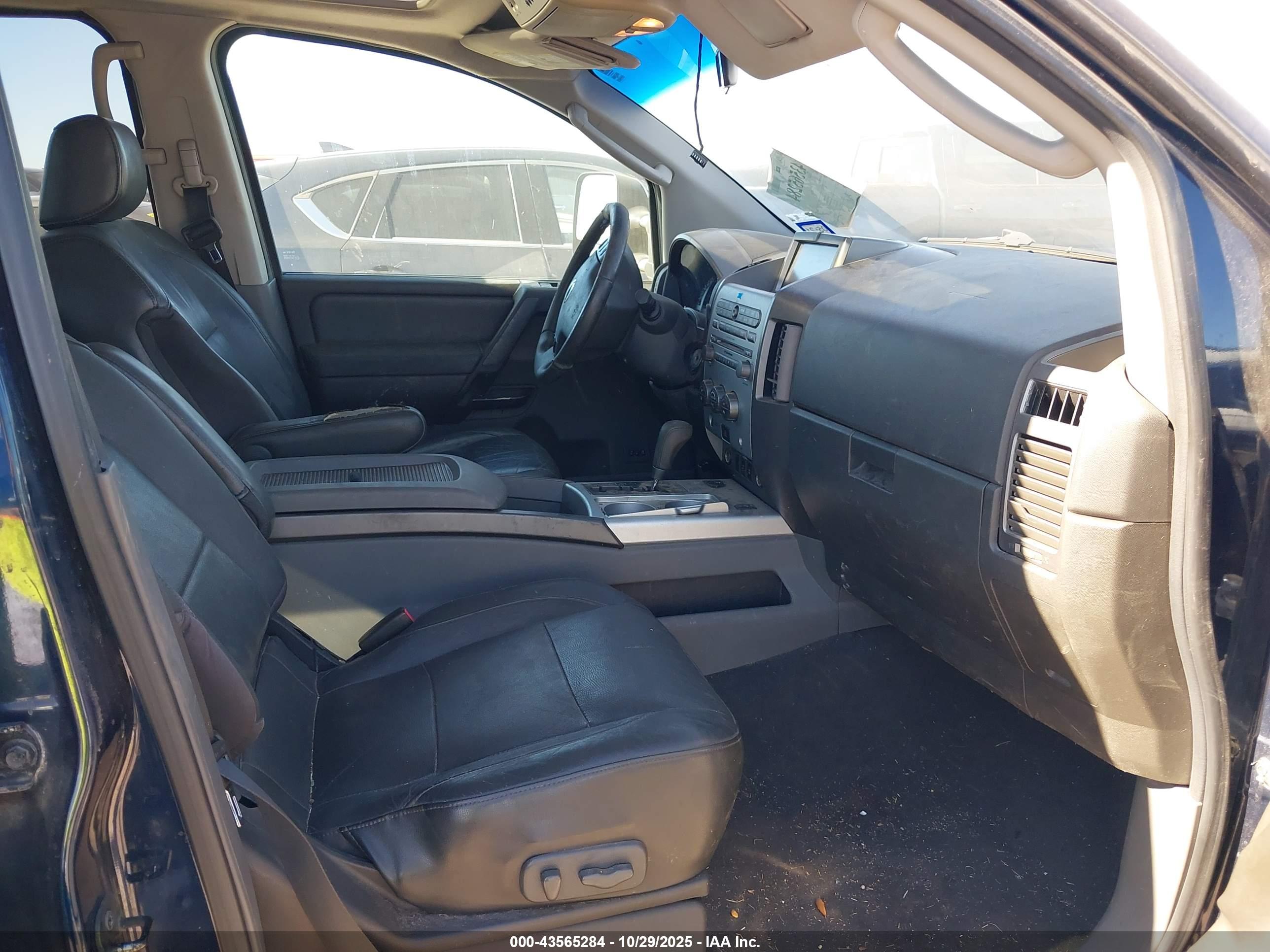 NISSAN TITAN image 5