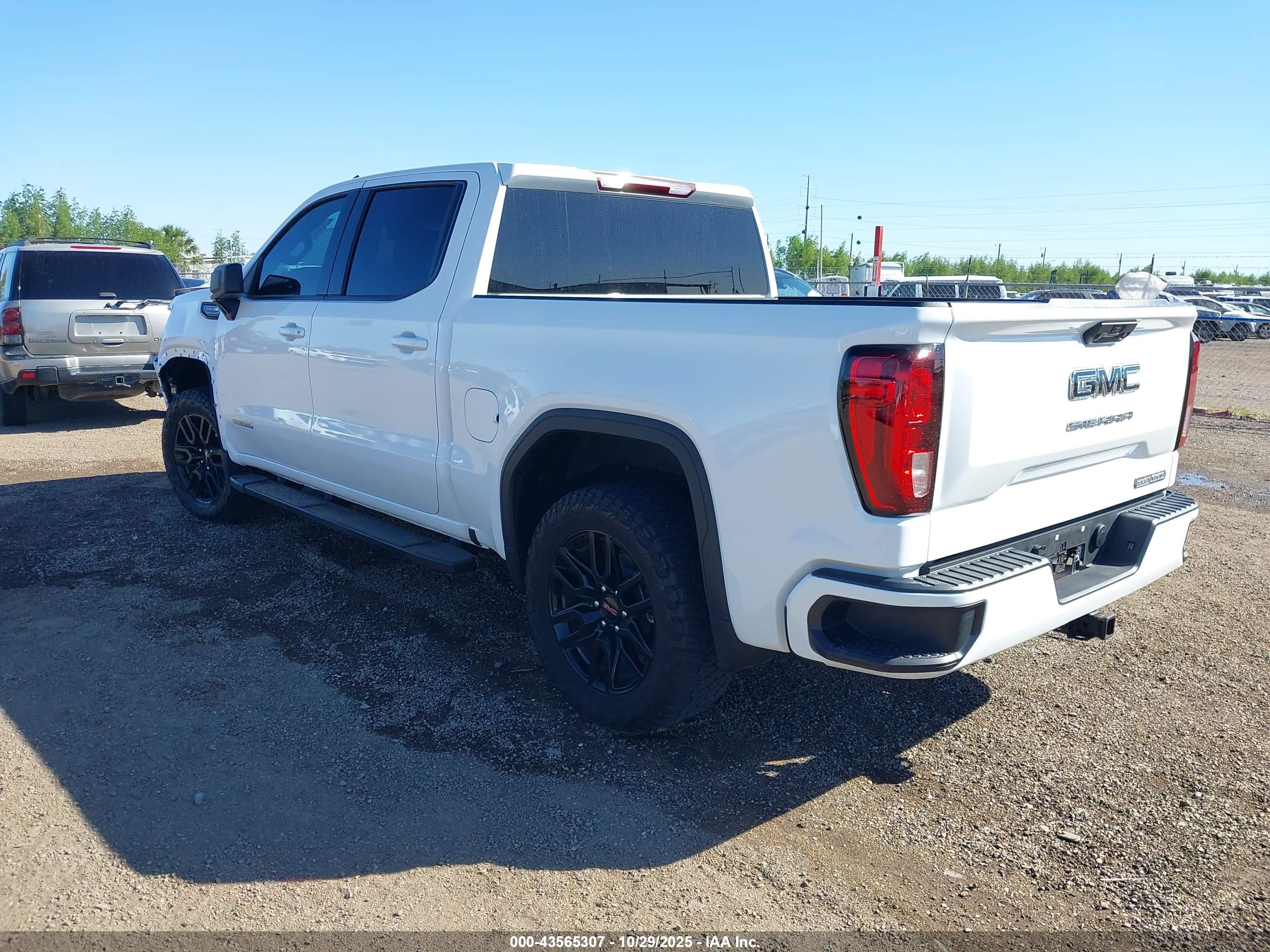 GMC SIERRA image 3