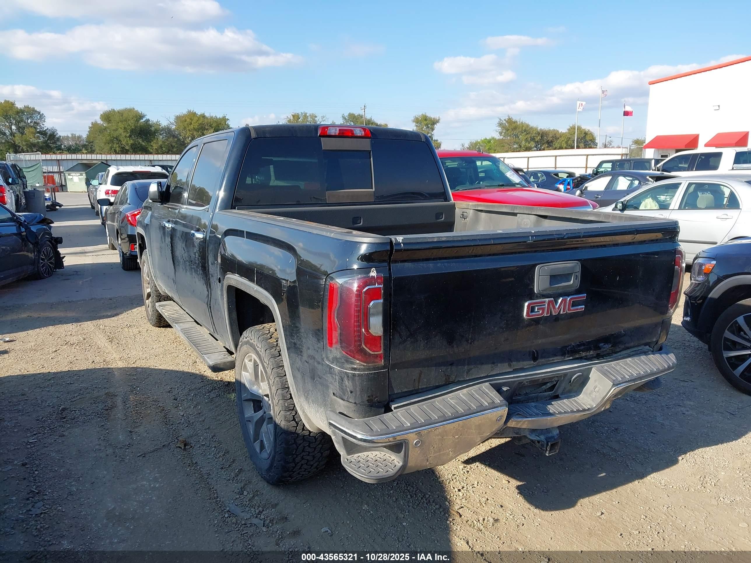 GMC SIERRA image 3
