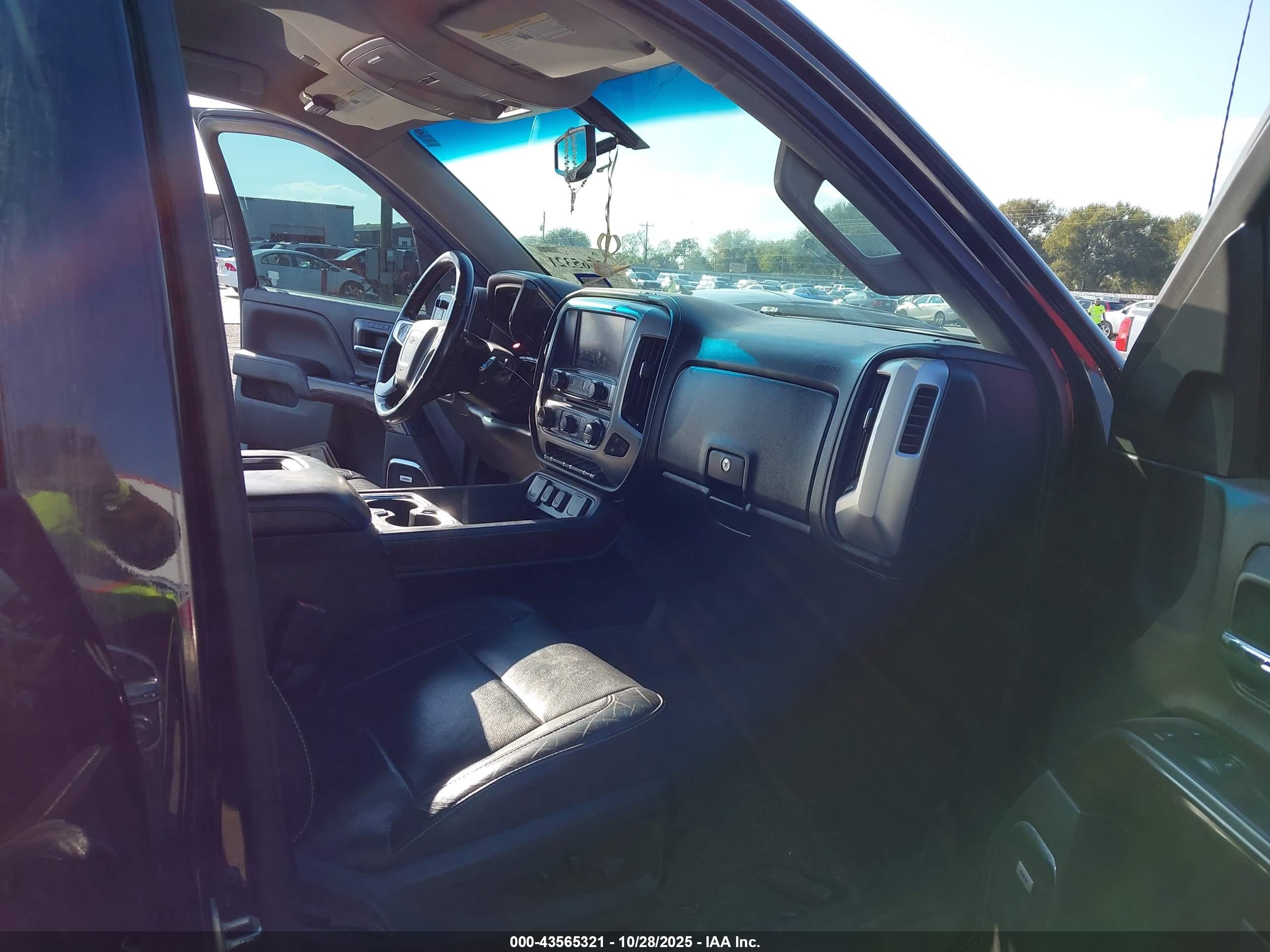 GMC SIERRA image 5