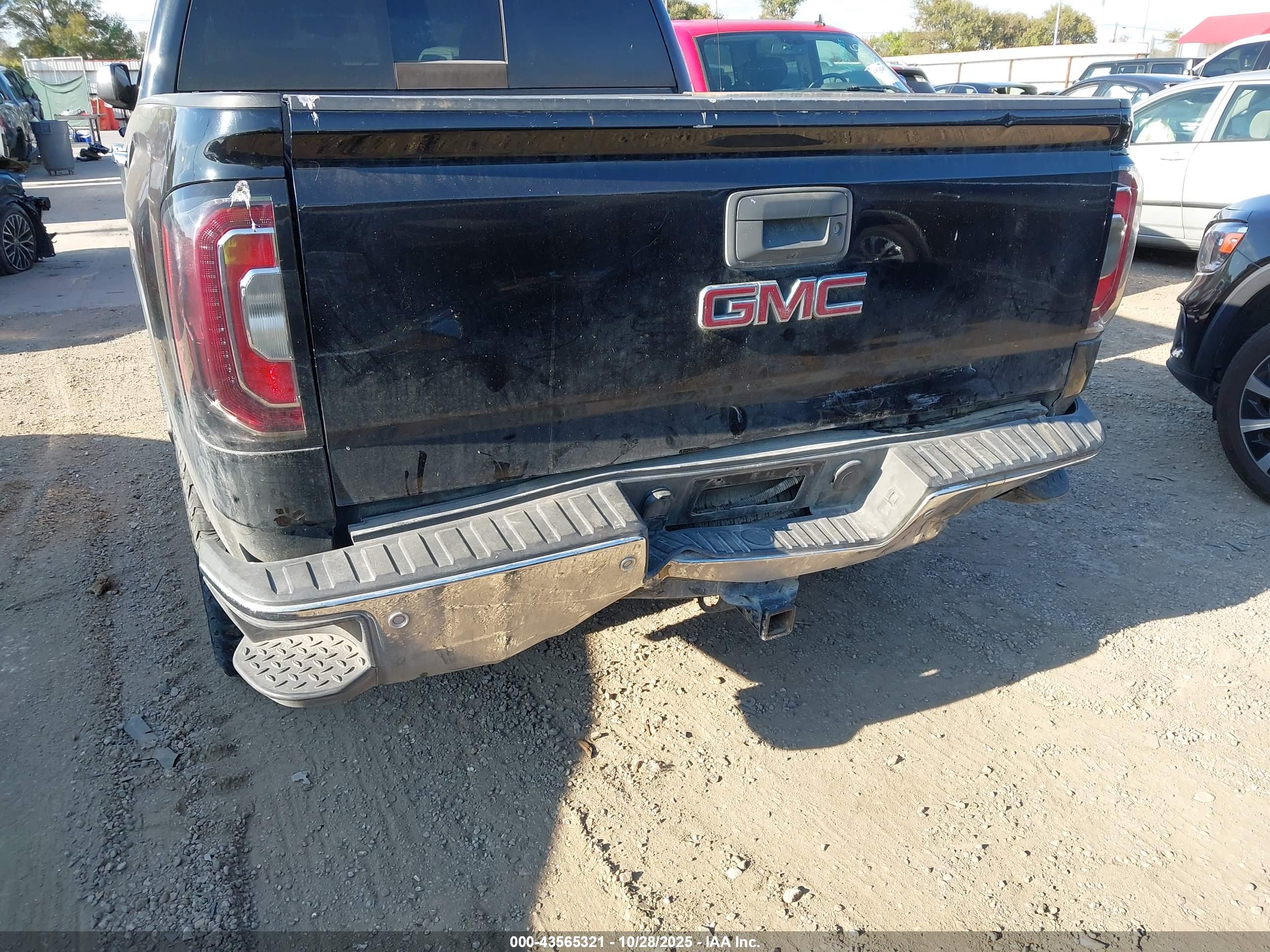 GMC SIERRA image 6