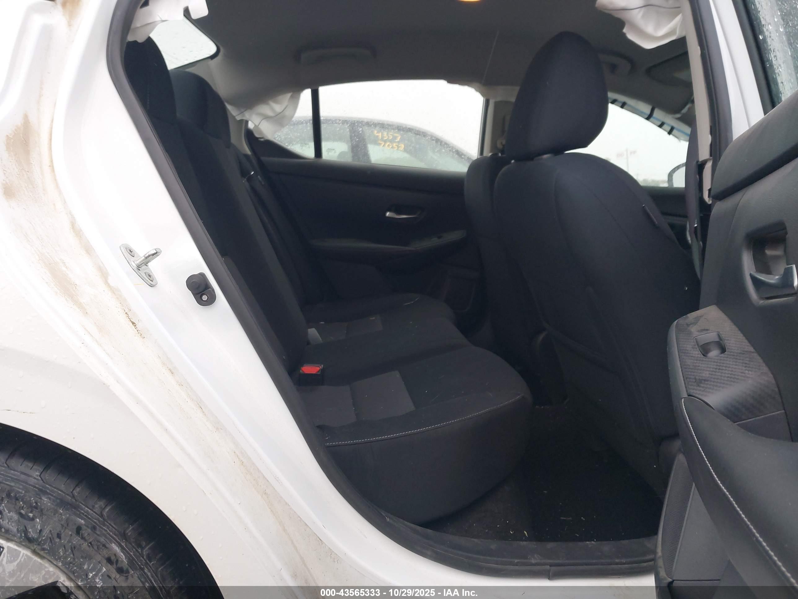 NISSAN SENTRA image 8