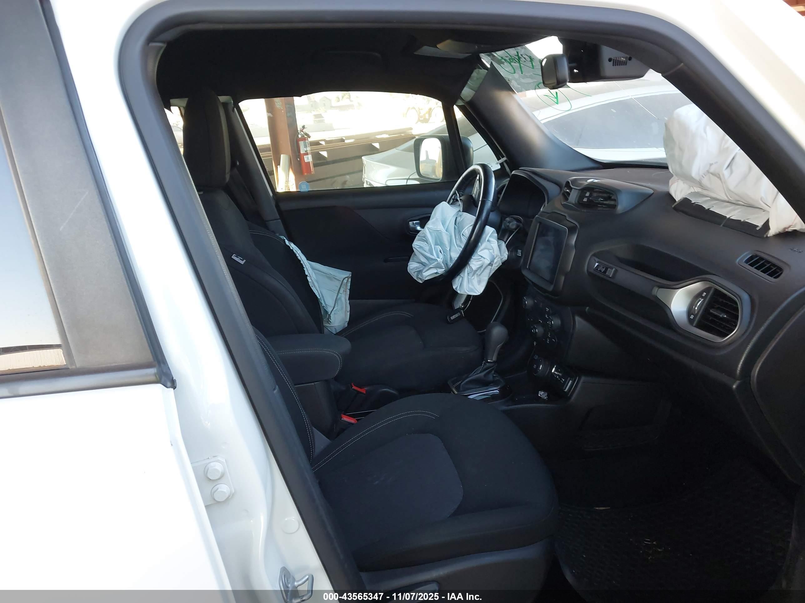 JEEP RENEGADE image 5