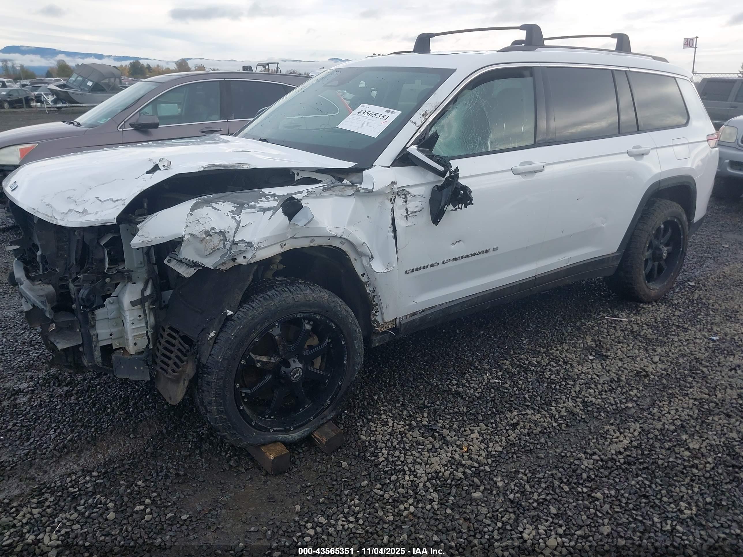 JEEP GRAND image 2
