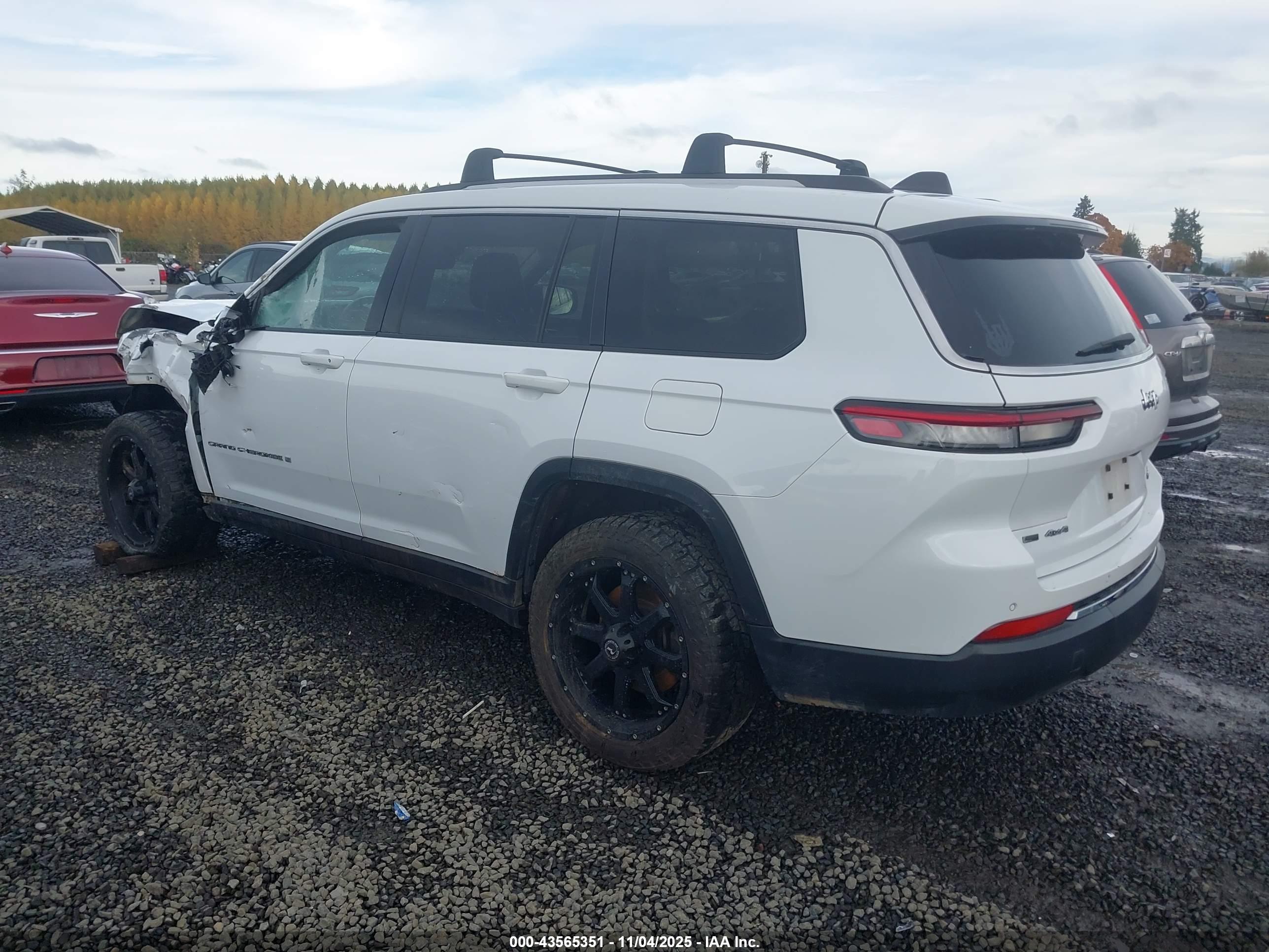 JEEP GRAND image 3