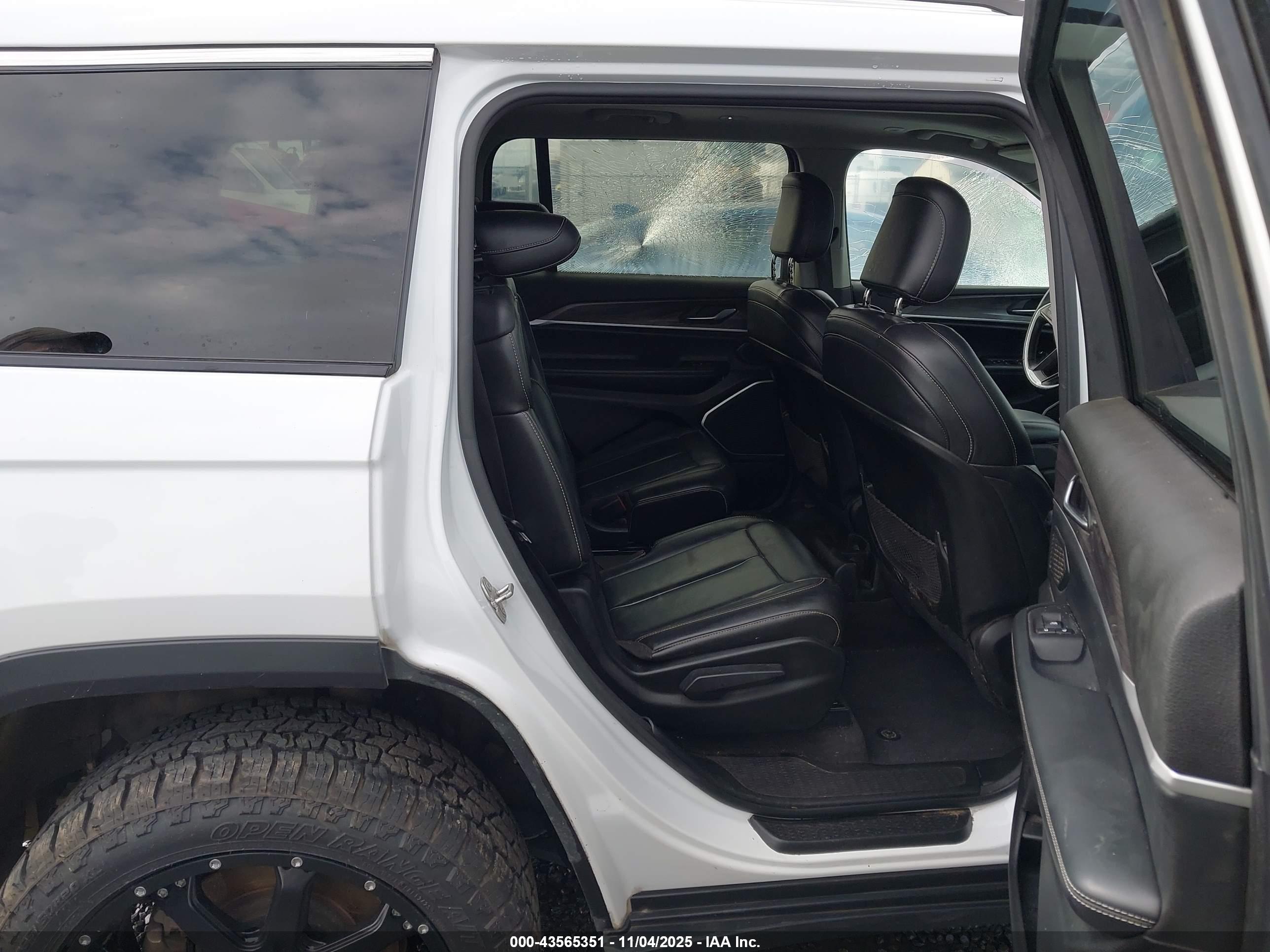 JEEP GRAND image 8
