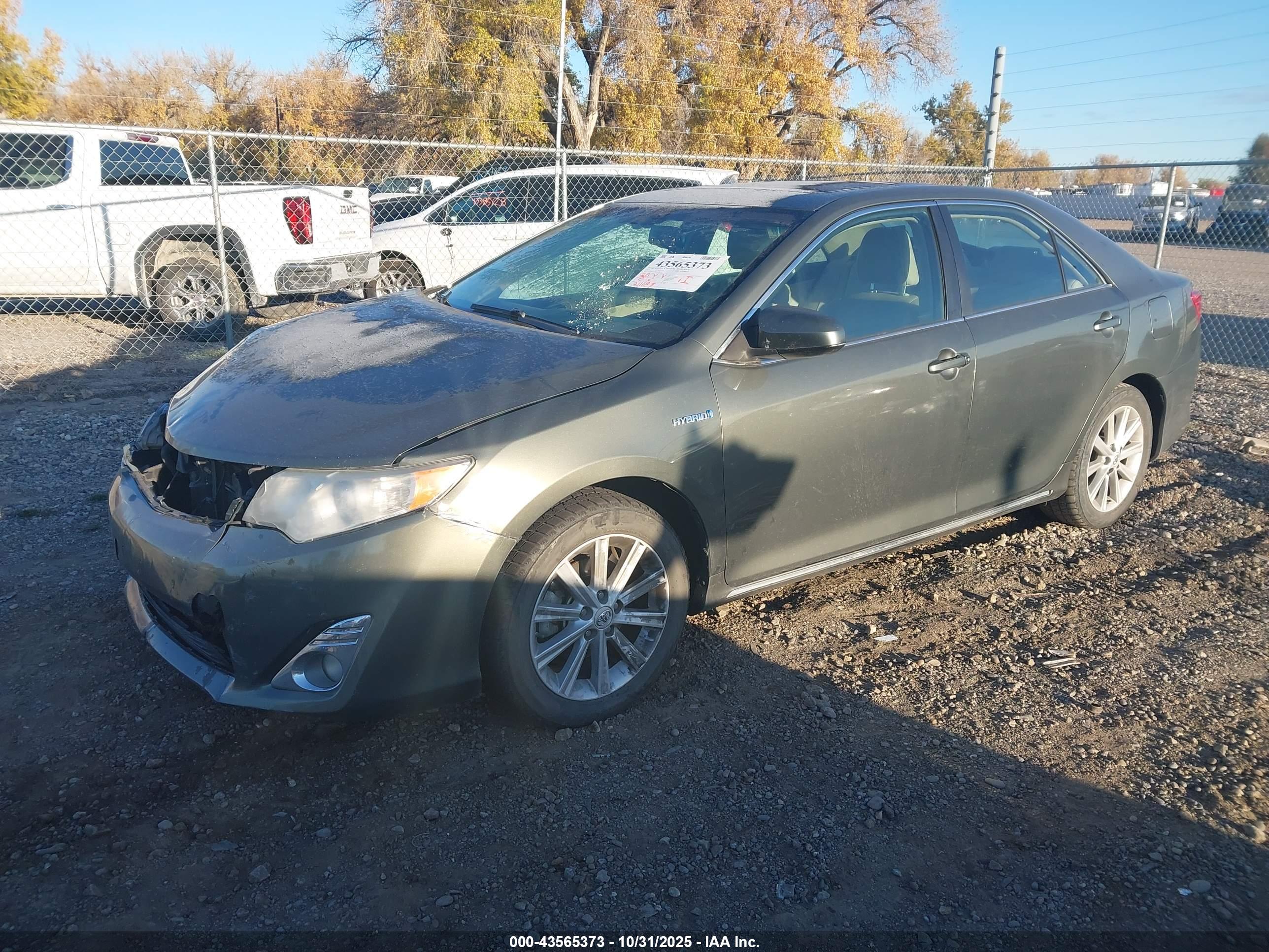 TOYOTA CAMRY image 2