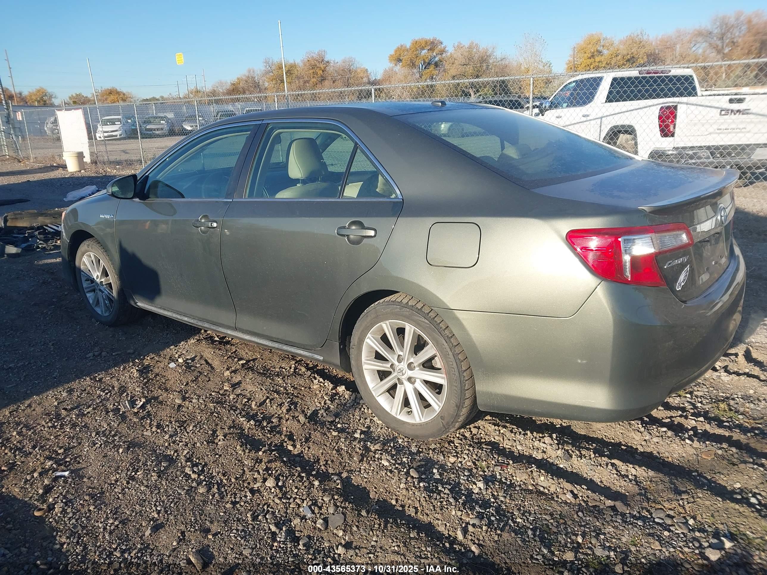 TOYOTA CAMRY image 3