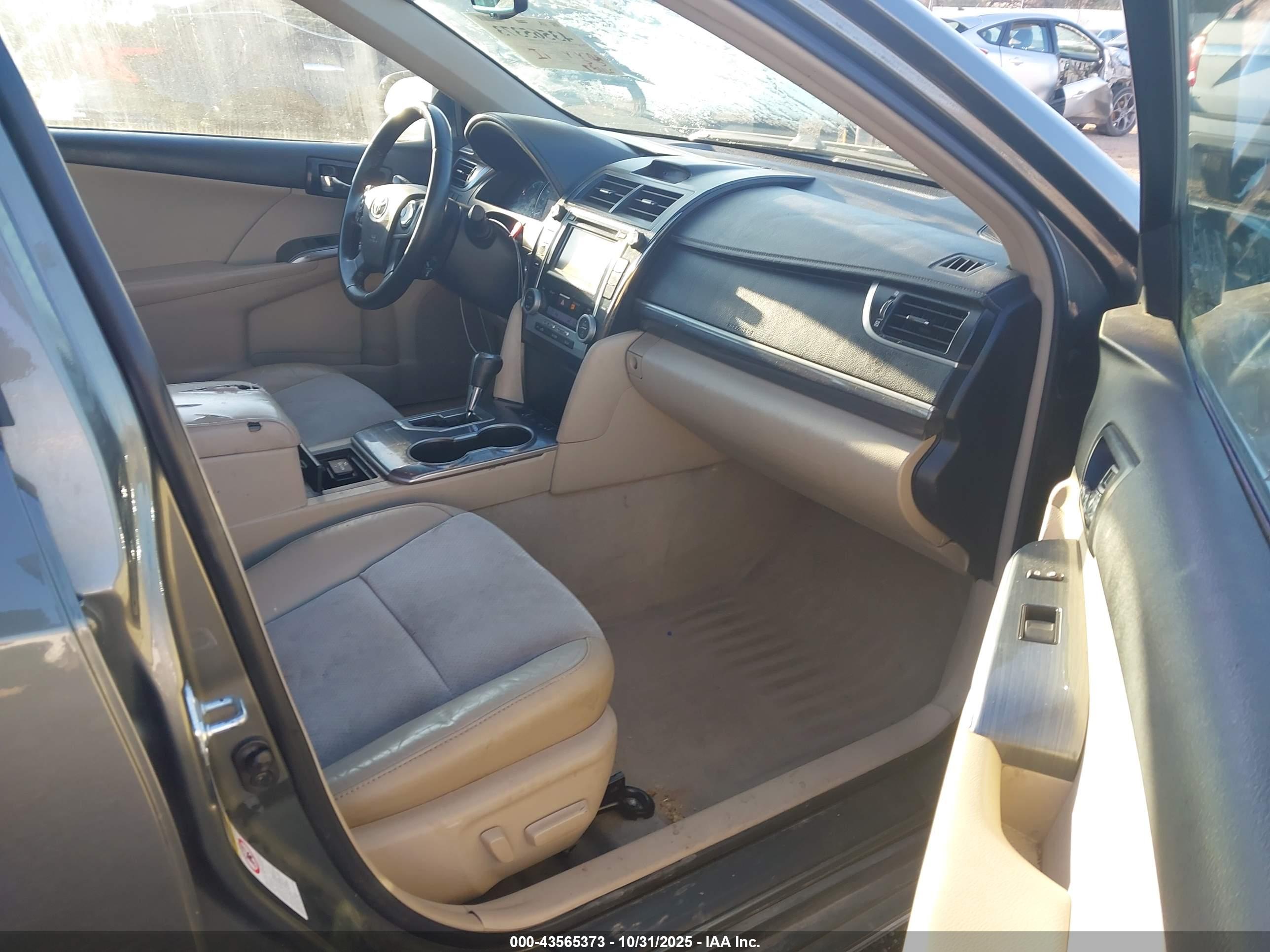 TOYOTA CAMRY image 5