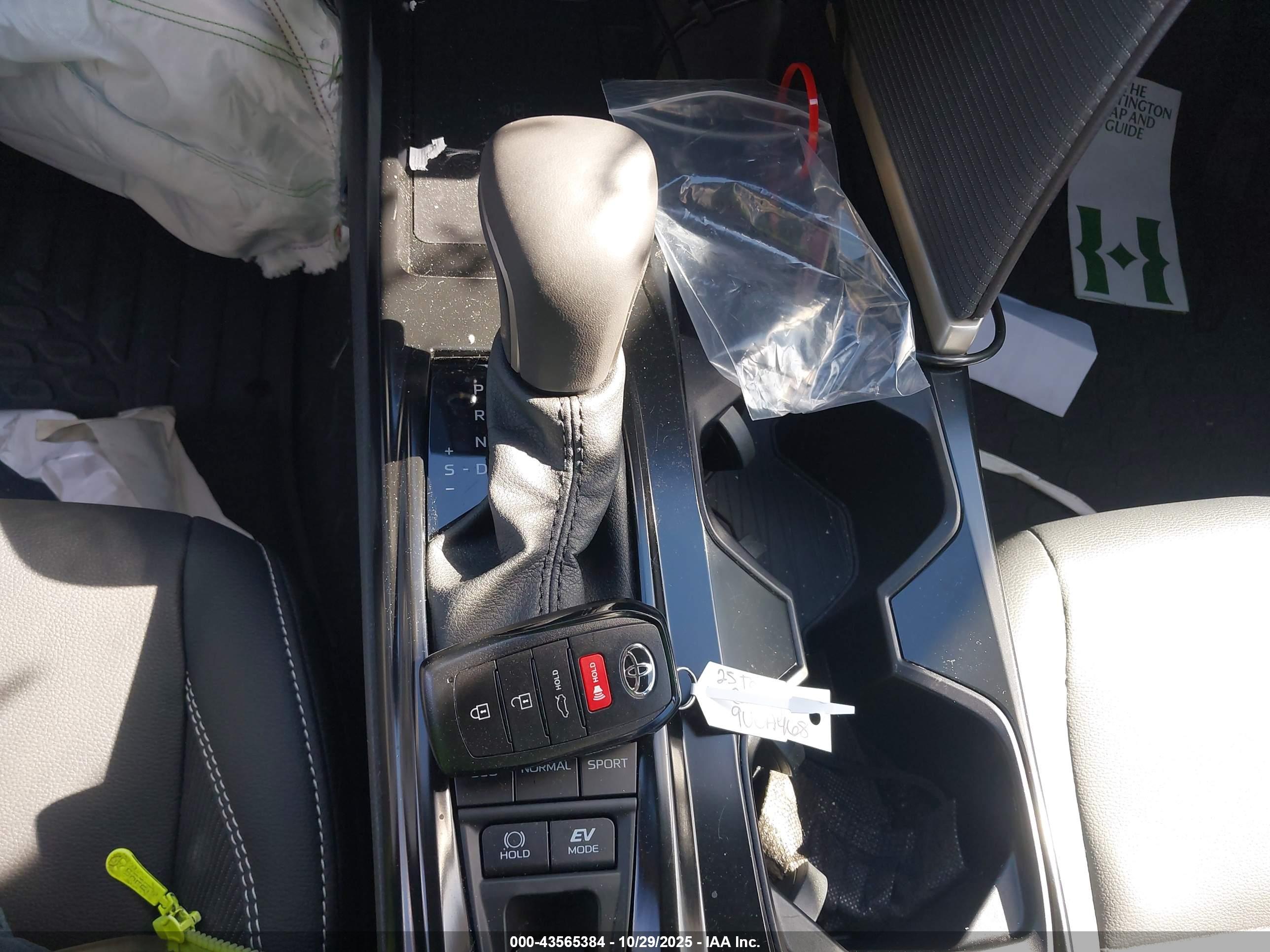 TOYOTA CAMRY image 11