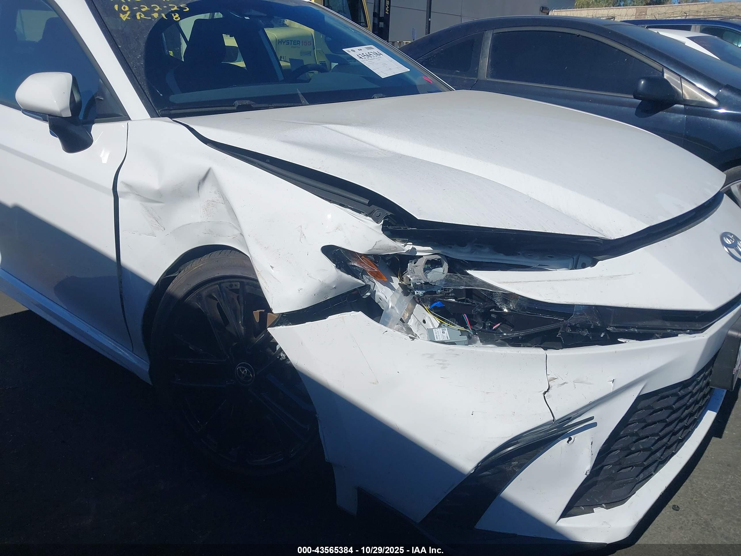 TOYOTA CAMRY image 6