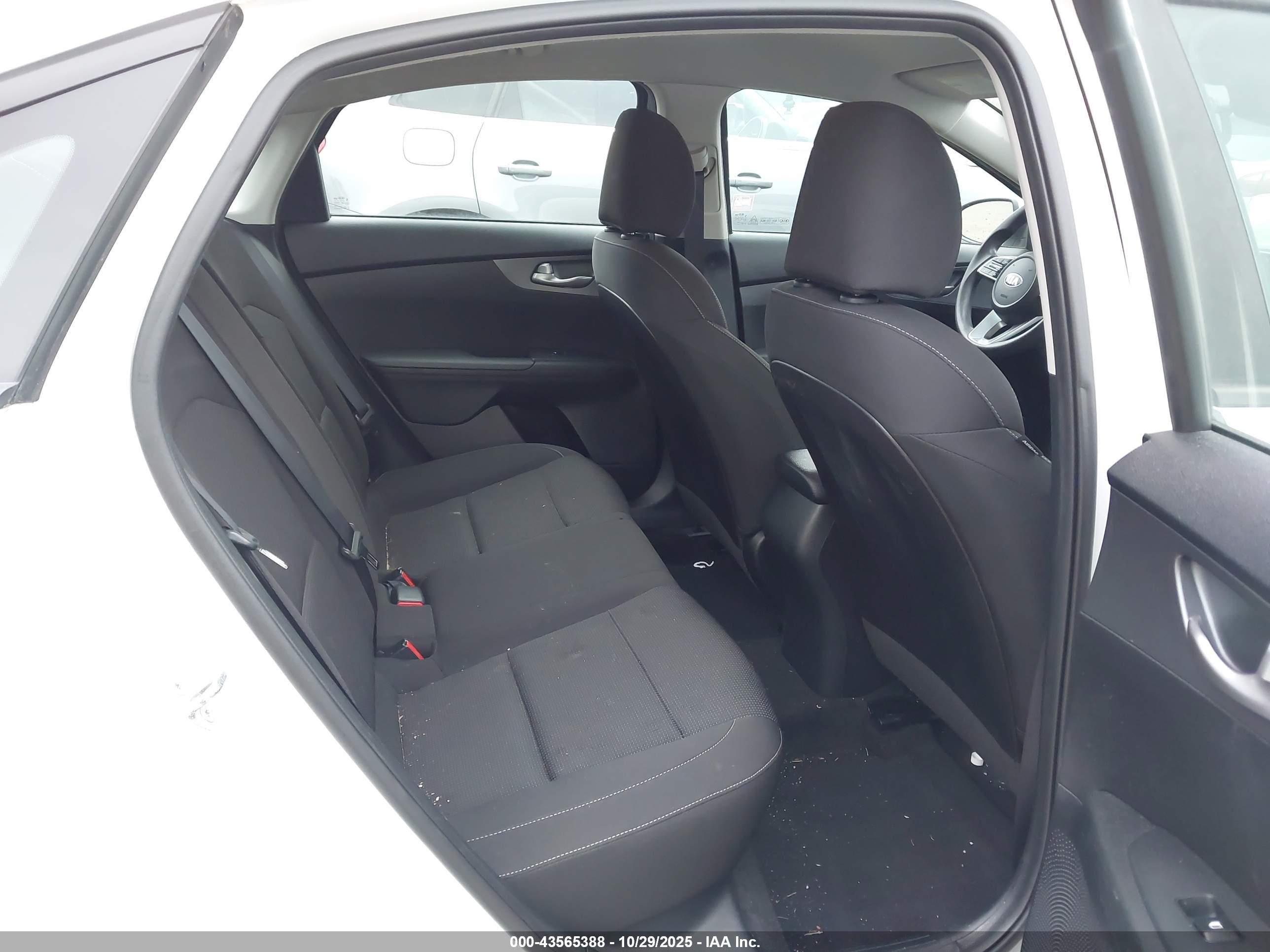KIA FORTE image 8
