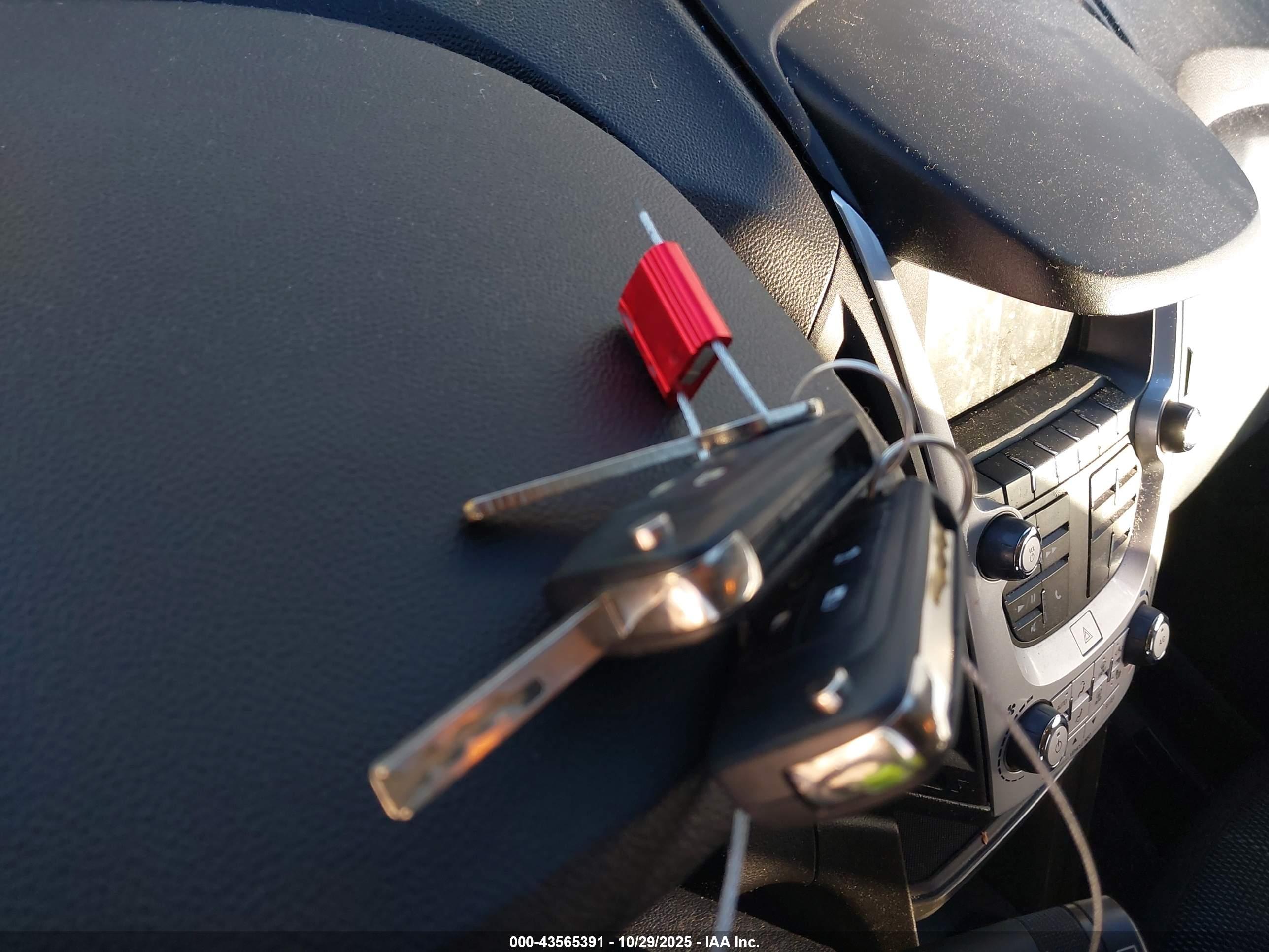 CHEVROLET EQUINOX image 11