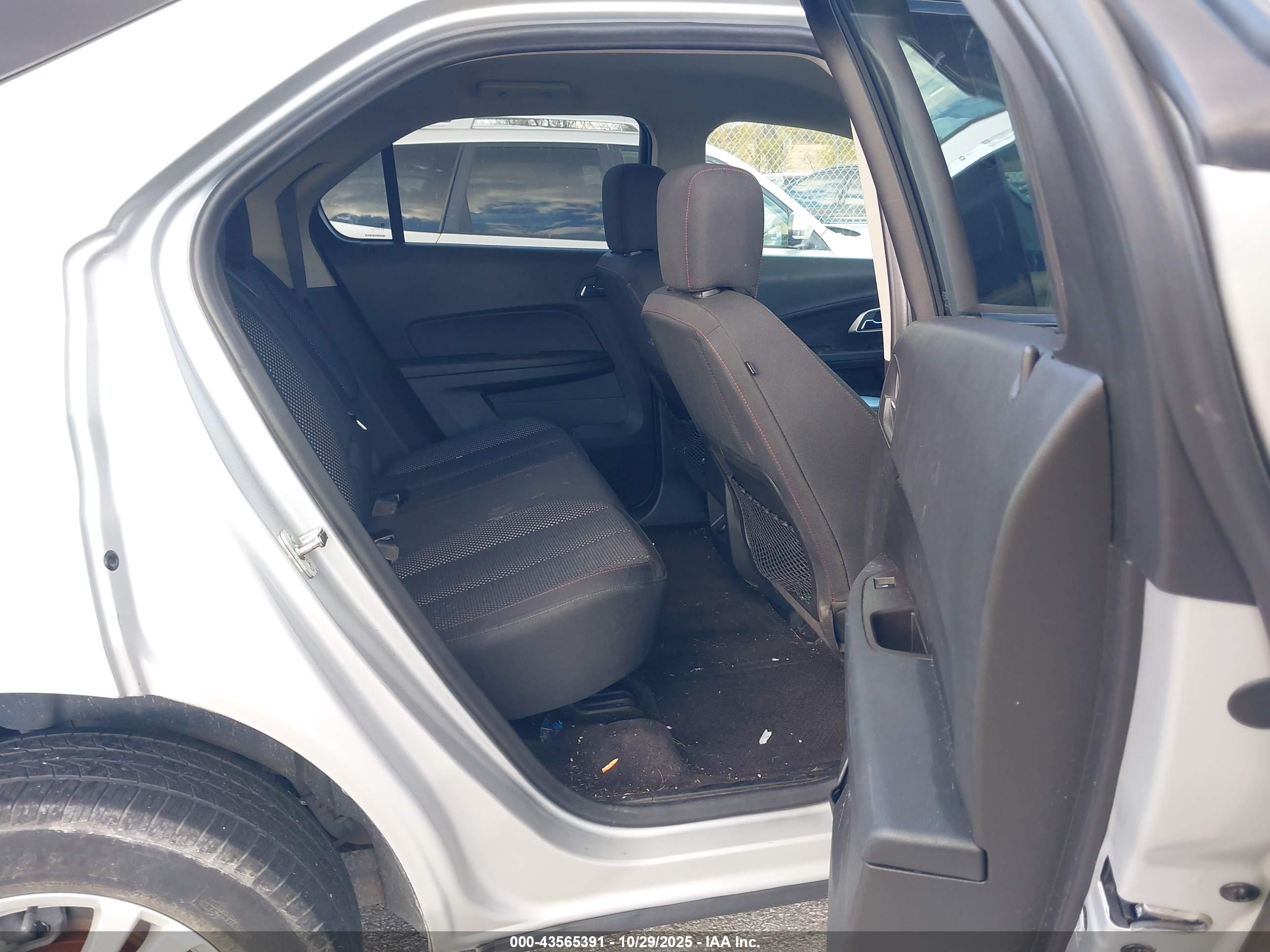CHEVROLET EQUINOX image 8