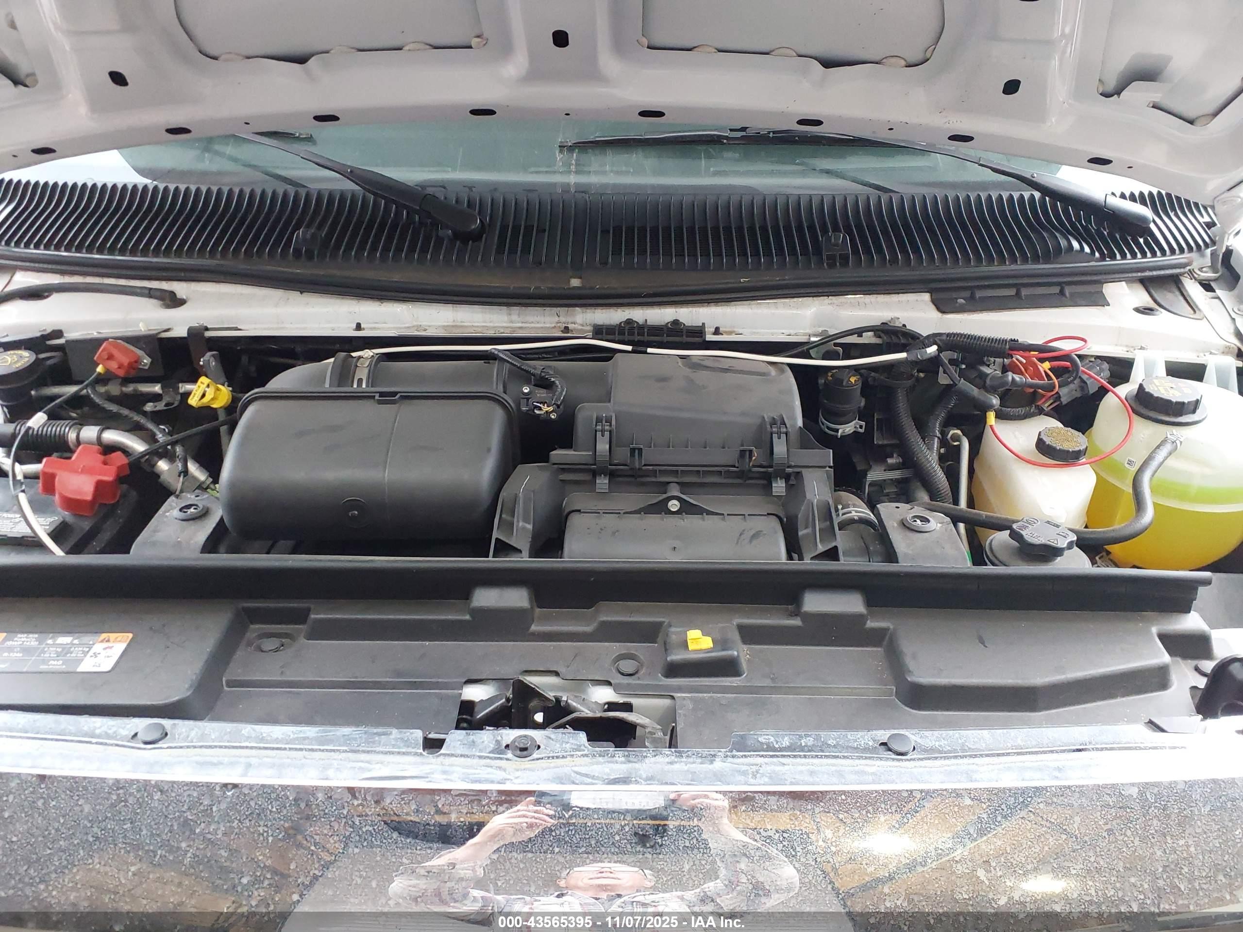 FORD E-450 image 10