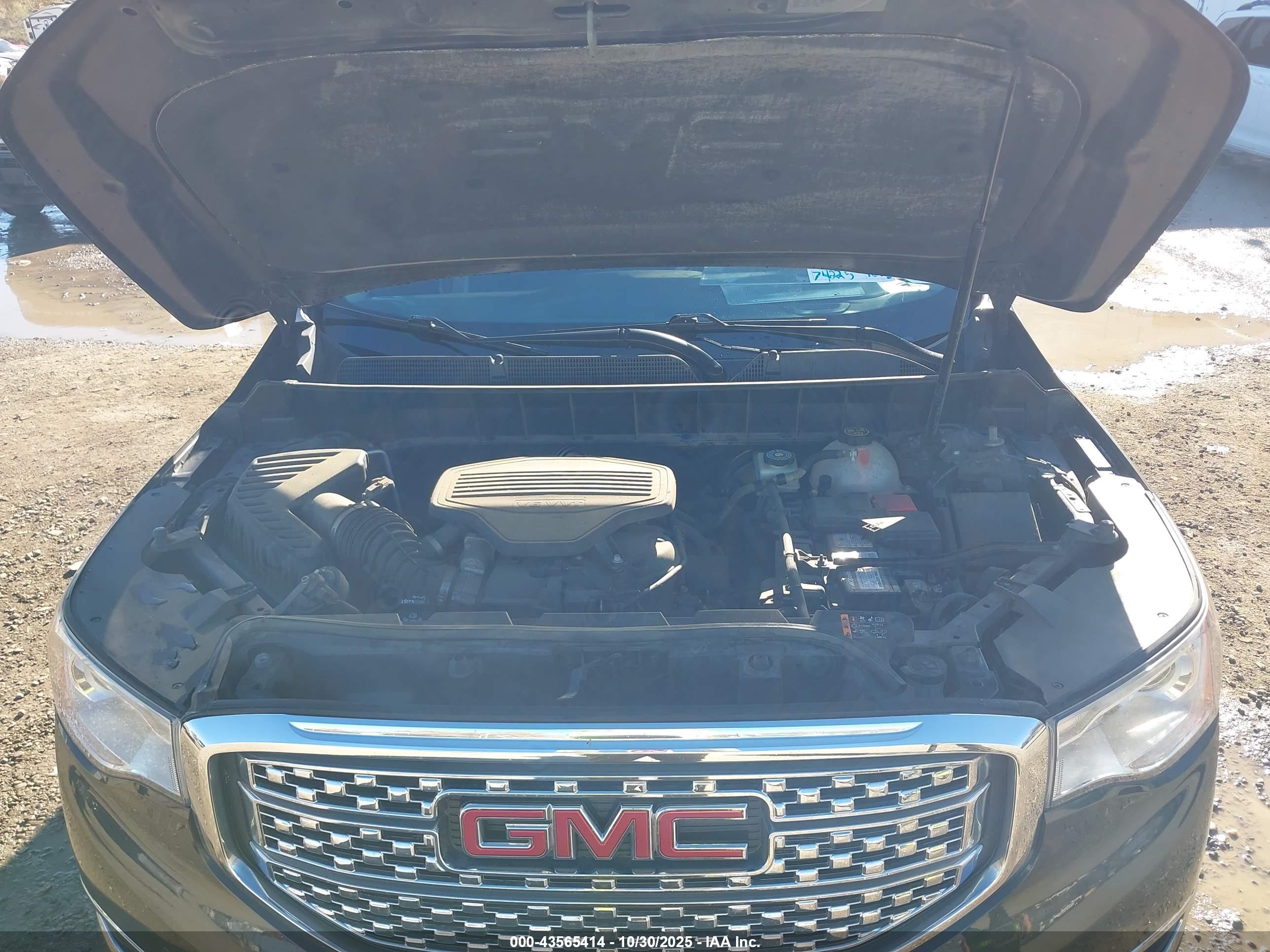 GMC ACADIA image 10