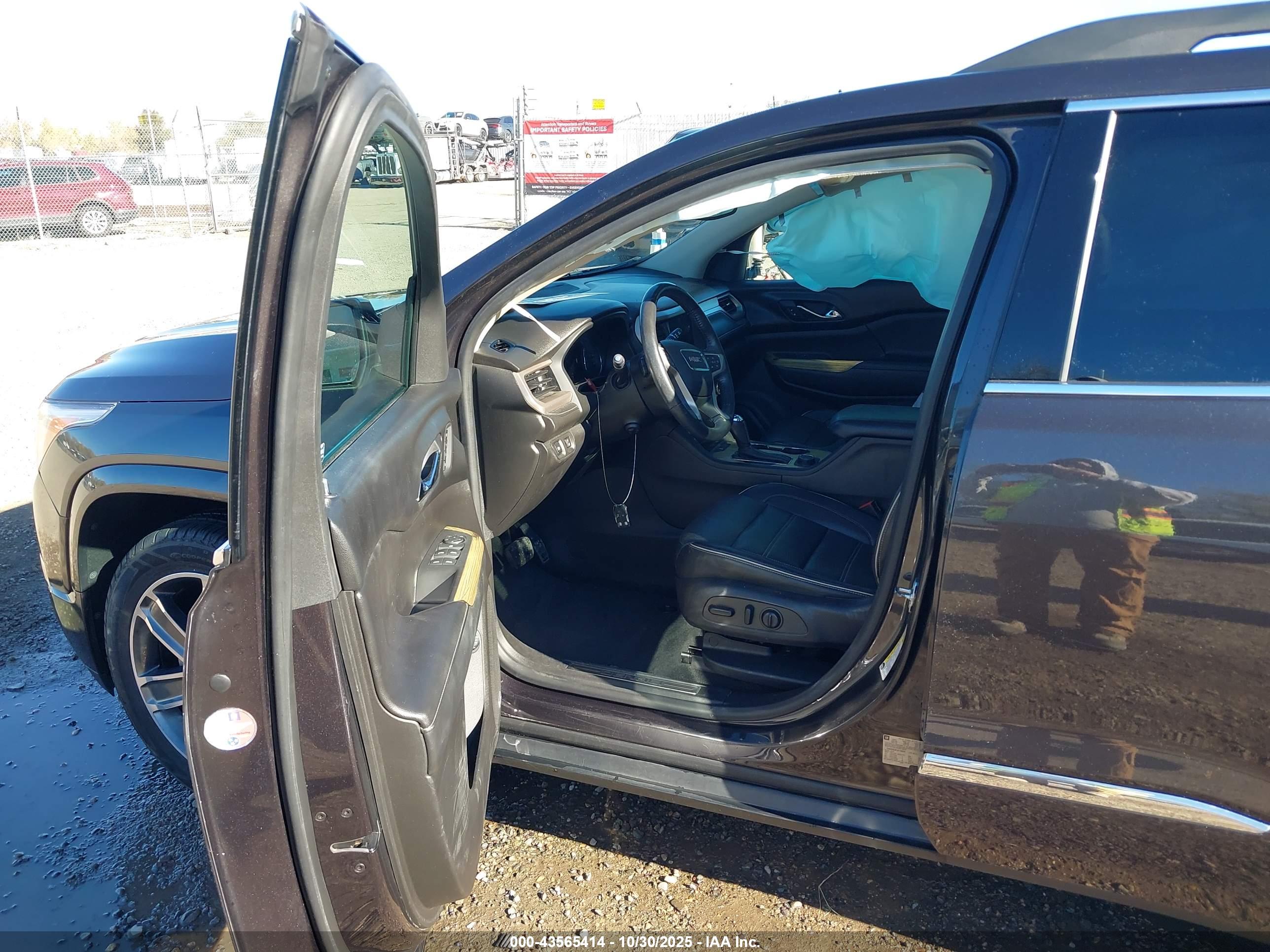 GMC ACADIA image 5