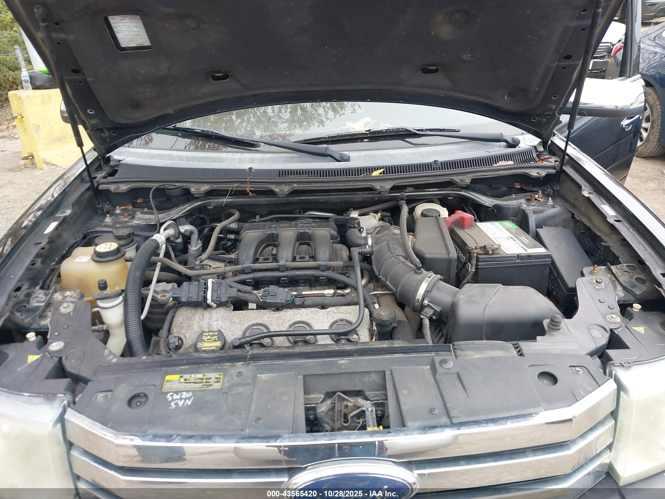 FORD FLEX image 10