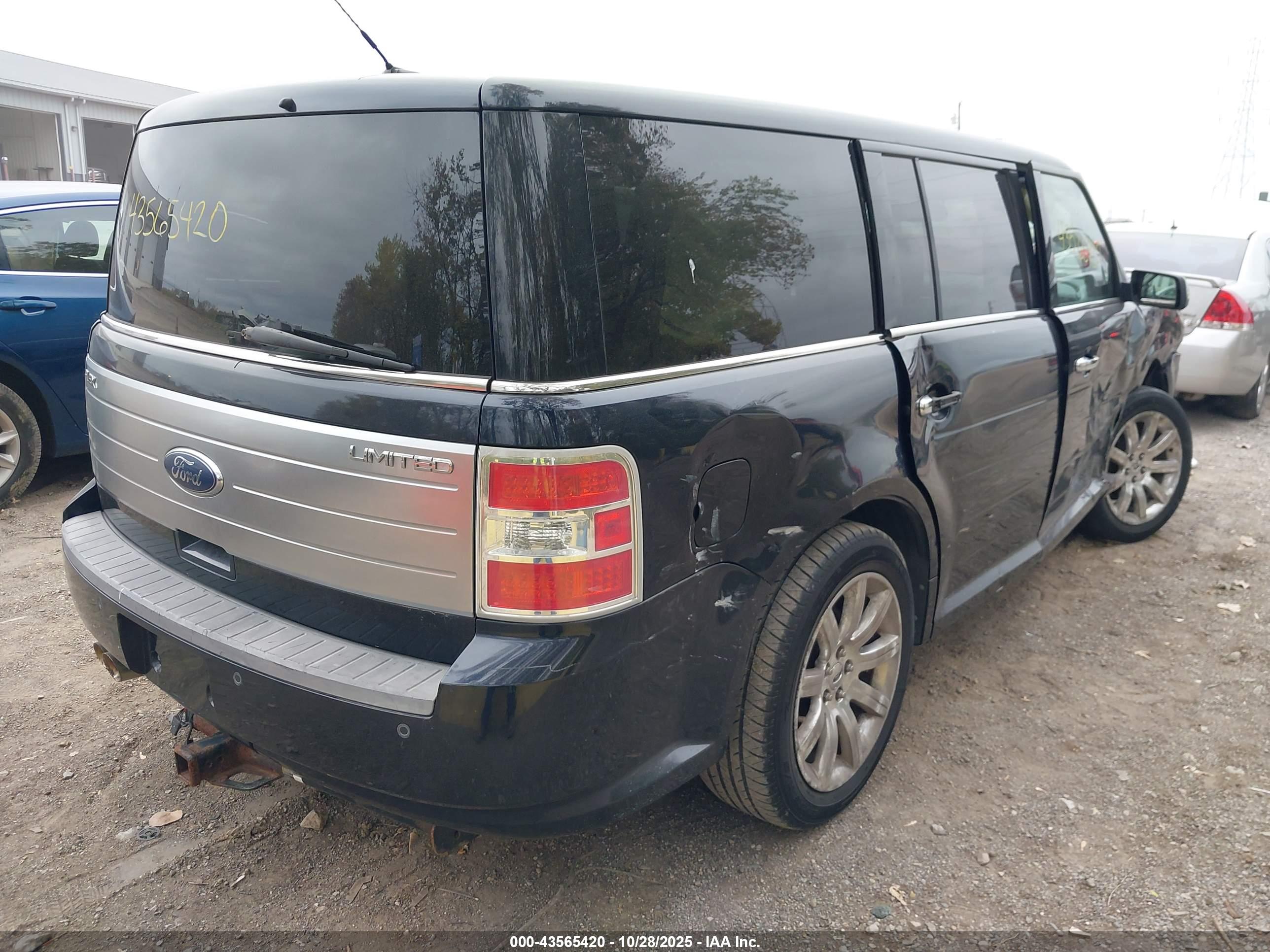 FORD FLEX image 4